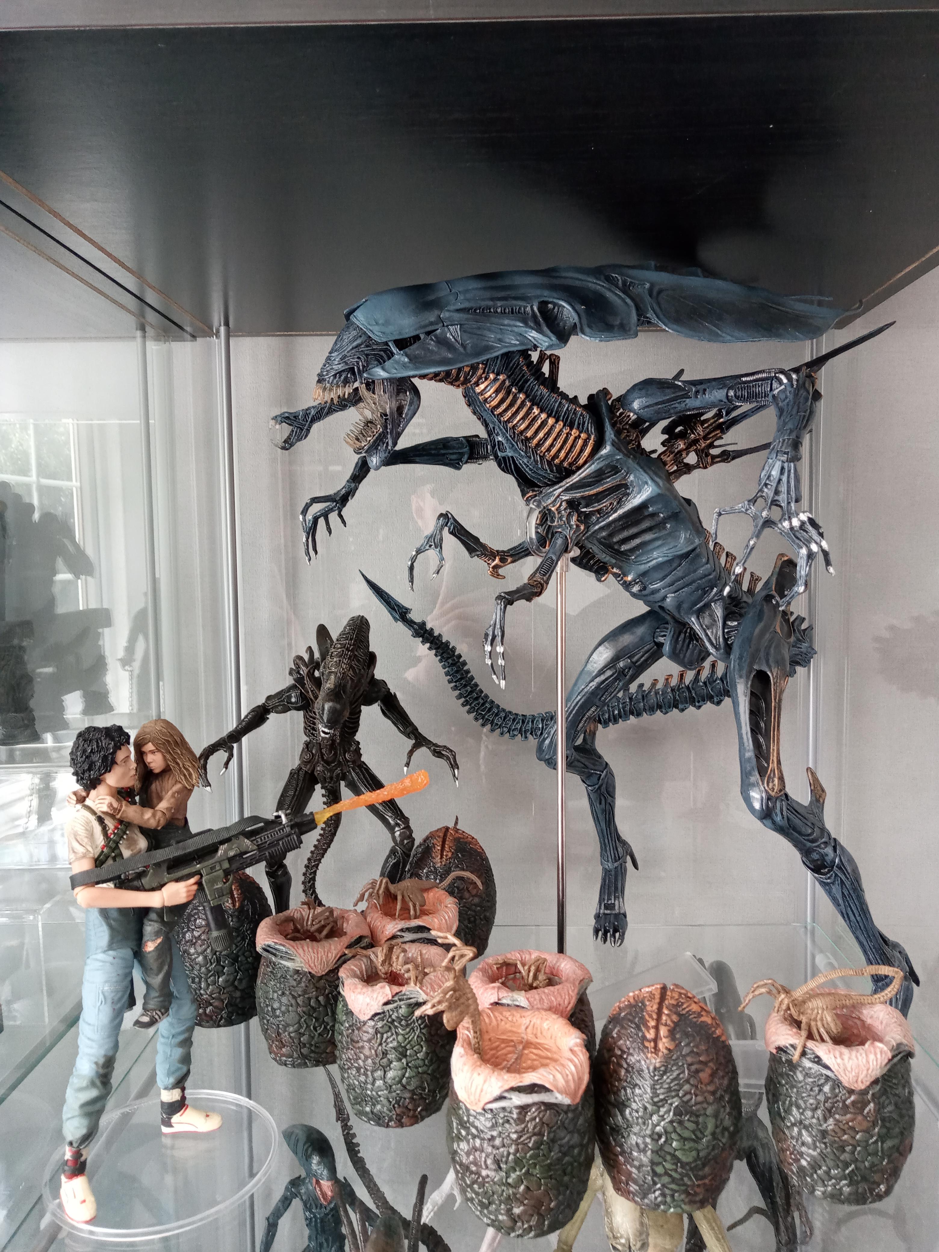 Neca toys Ripley and newt two pack with alien queen and ultimate alien