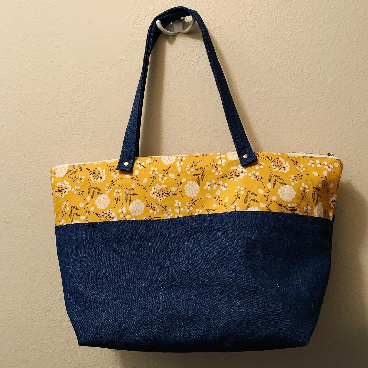 Just finished Noodlehead pattern “Zip Top Tote” and I love it. Added