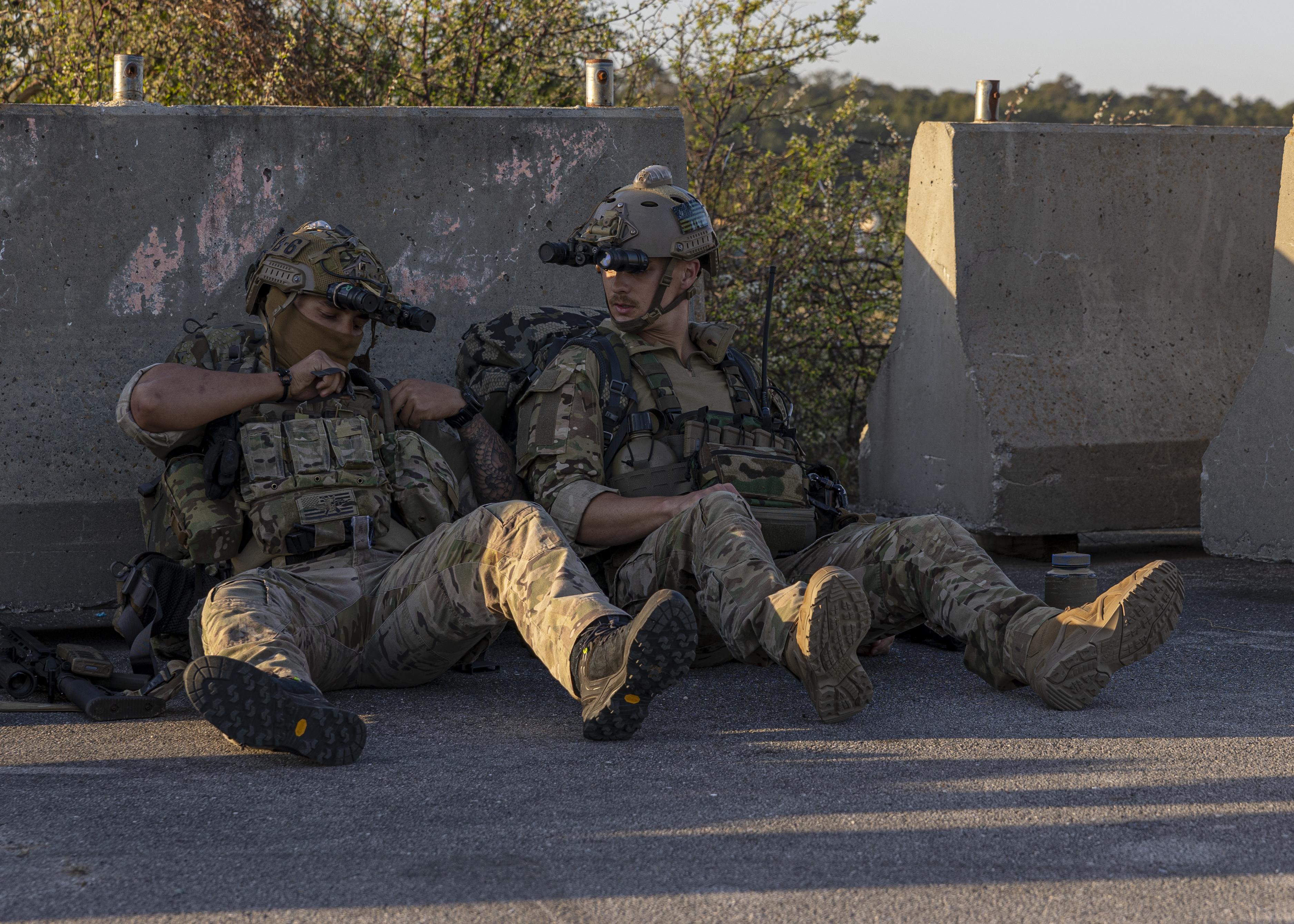 Force Recon Vs Navy Seals