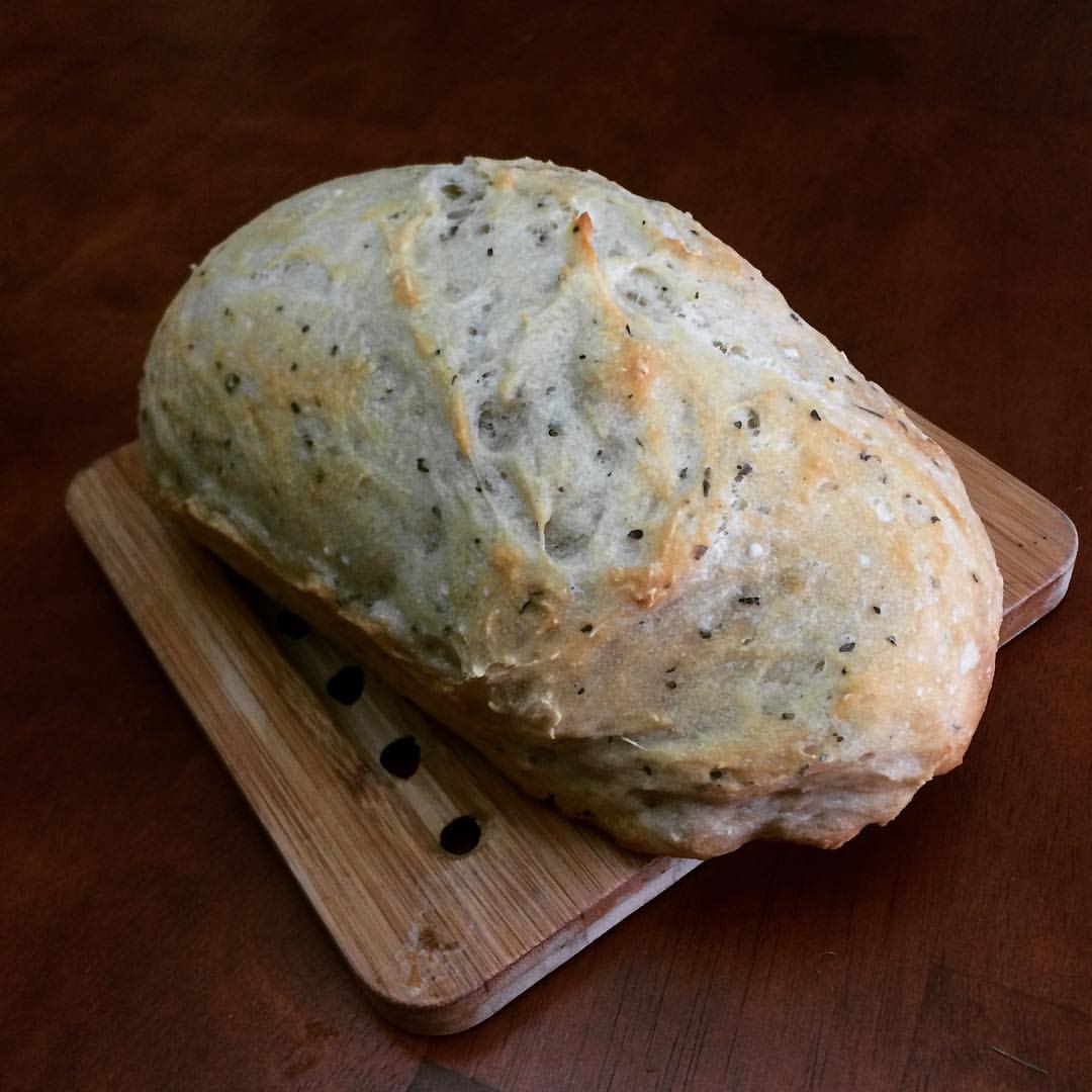 Easy GarlicBasil Bread r/recipes