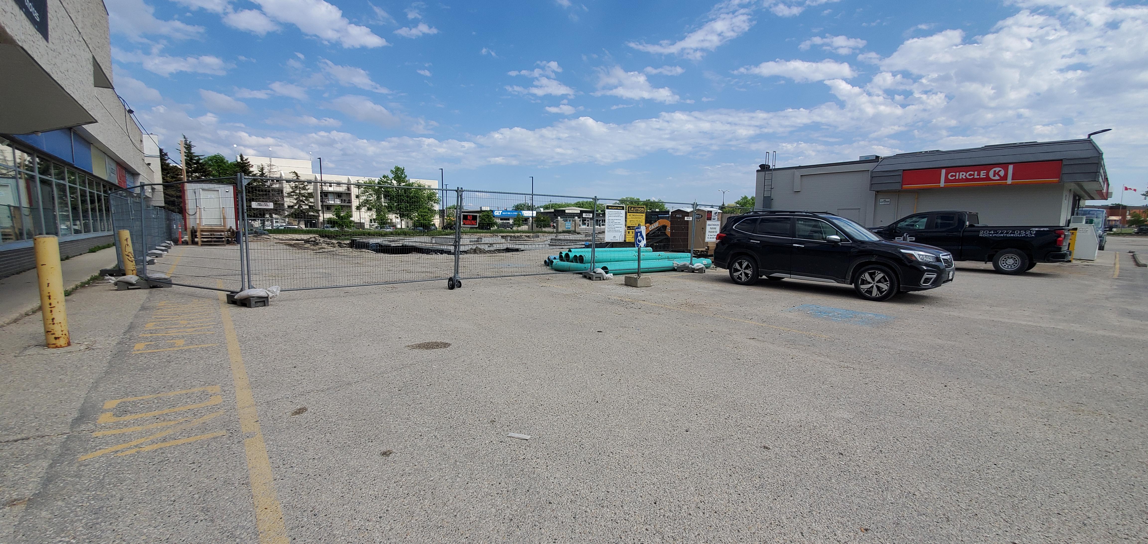 Anyone know what's being built behind the Circle K on Autumnwood Drive