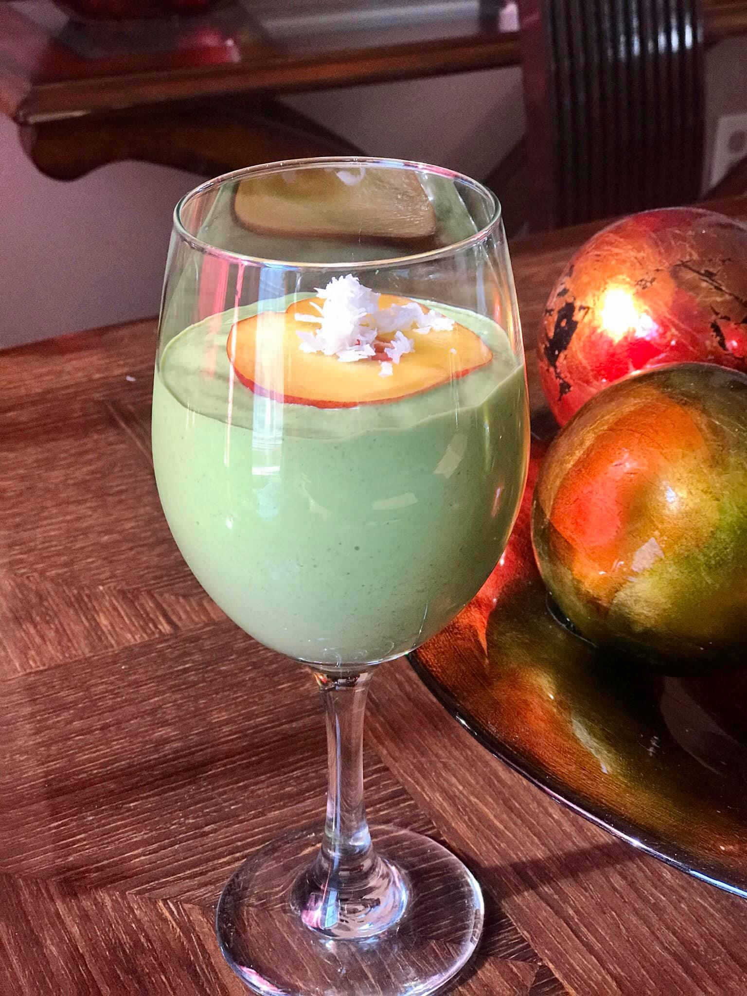 Peach Avocado Spinach Smoothie veggieshake