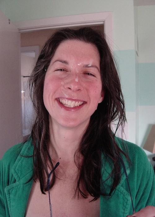 Nice Smile MILF : amateurcumsluts