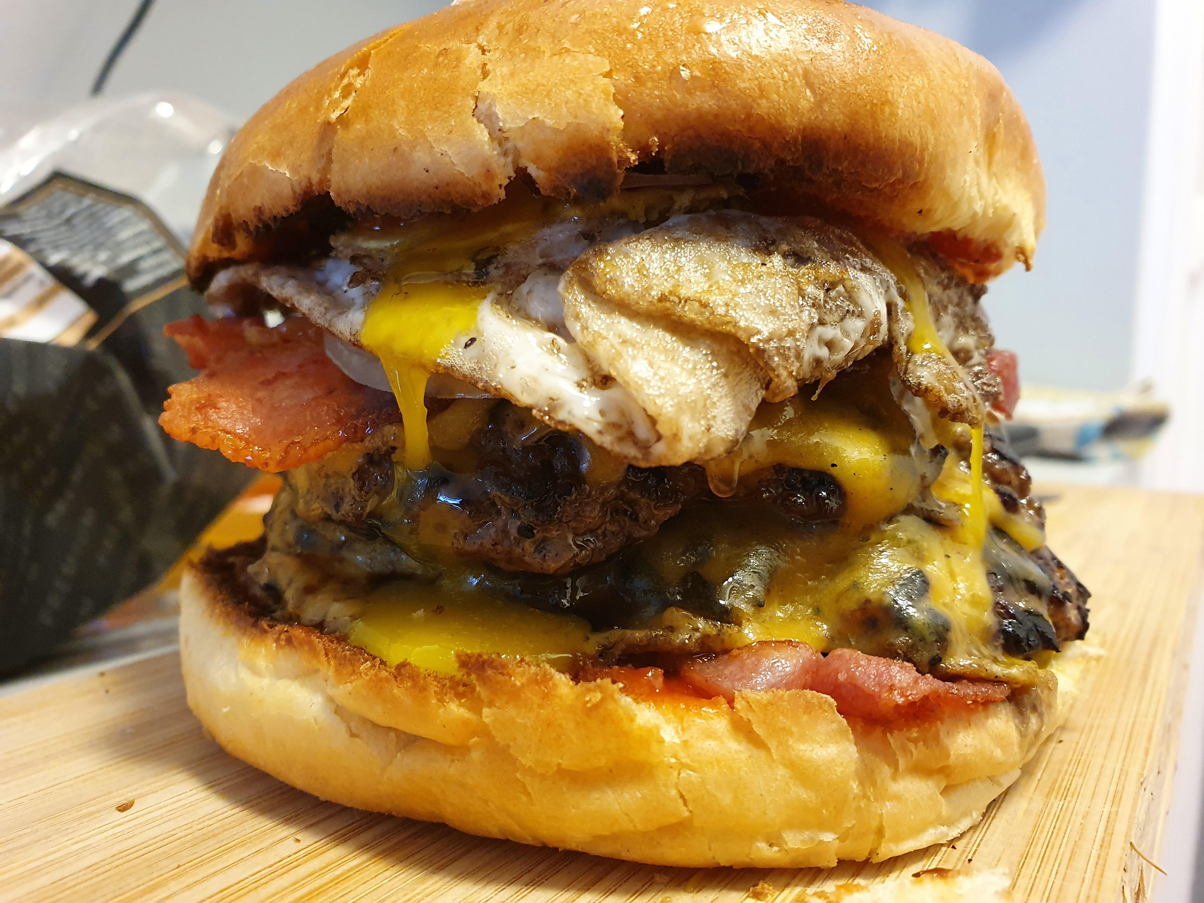 Double smash with bacon, egg and cheese r/burgers