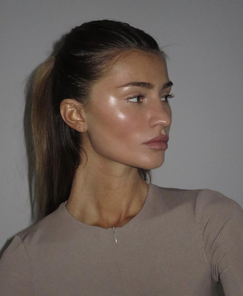 Which highlighter will give me this look? (Please no glitter particles