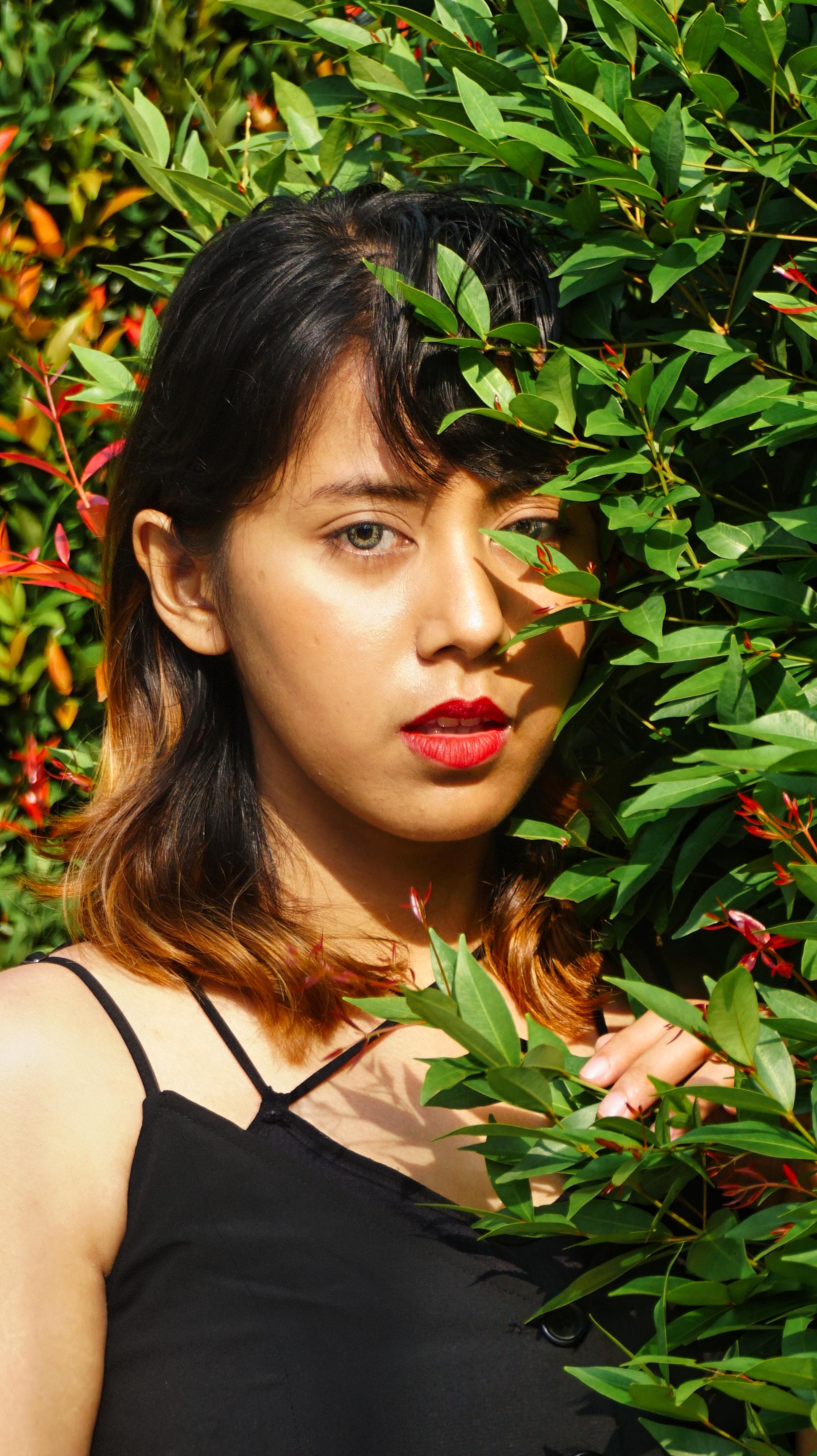 "Those hedges look nice" [Sony A6000, kit lens] r/portraits