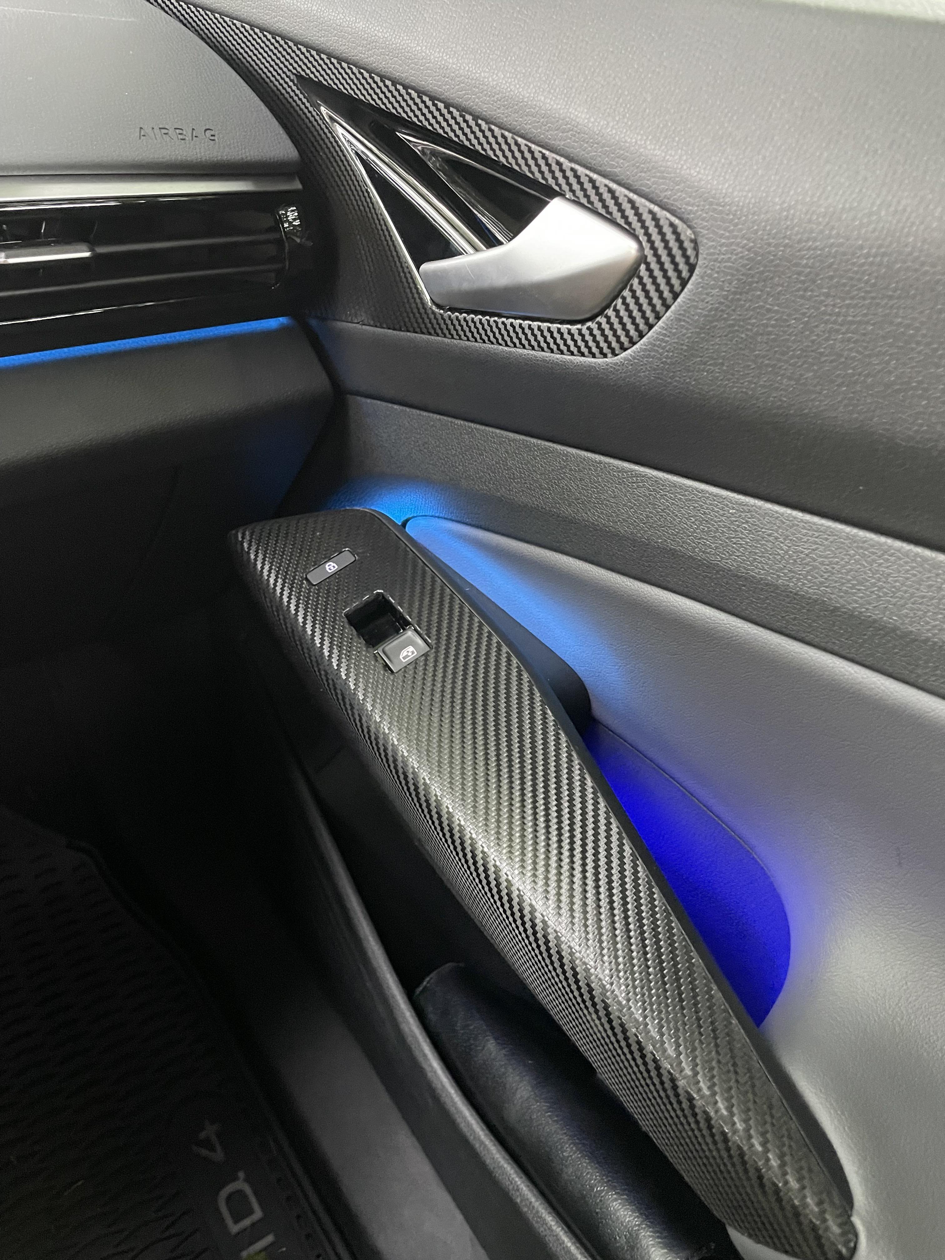 Done with fingerprints and piano black (finally)! r/VWiD4Owners