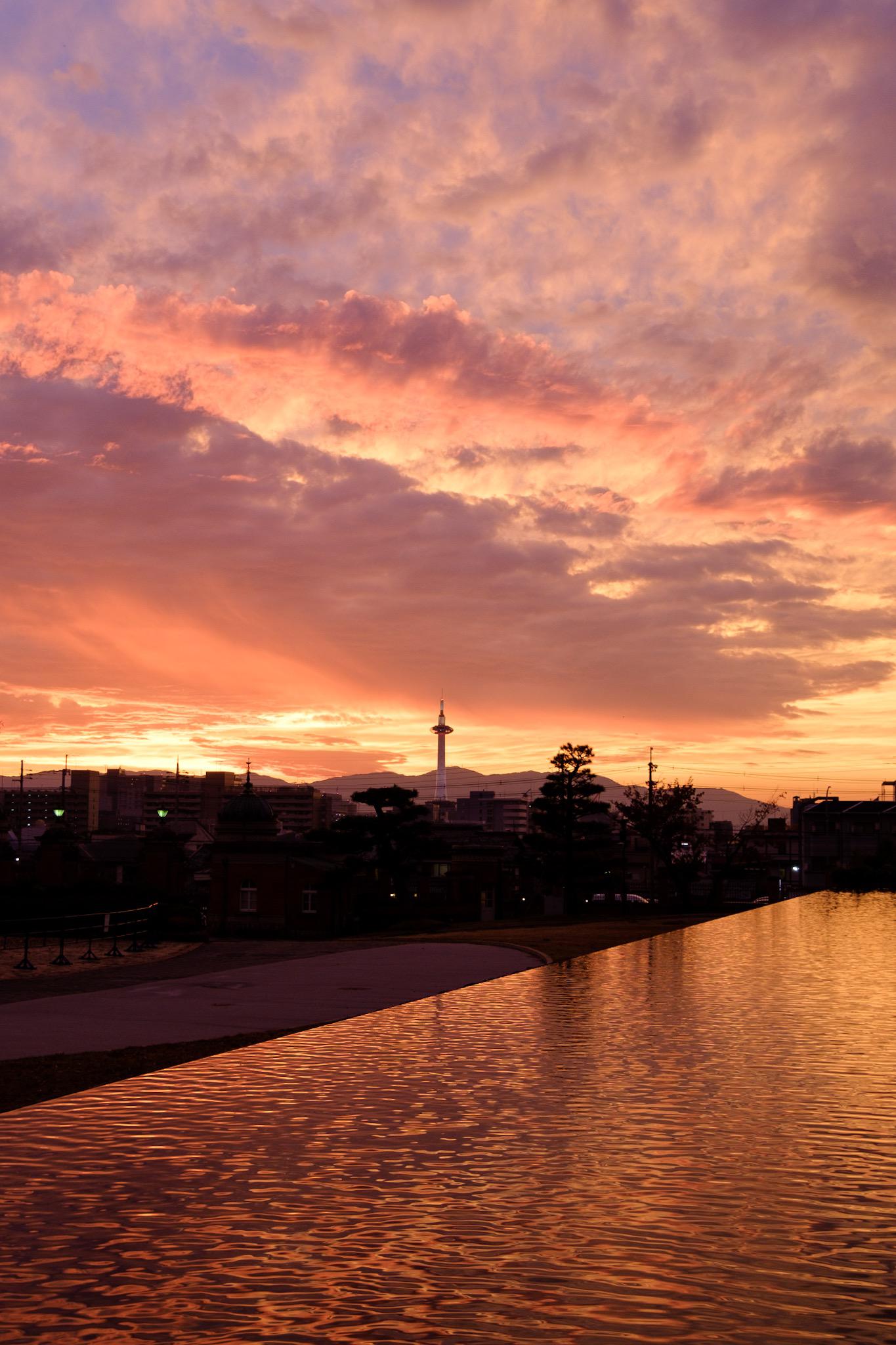 Sunset in Kyoto r/japanpics