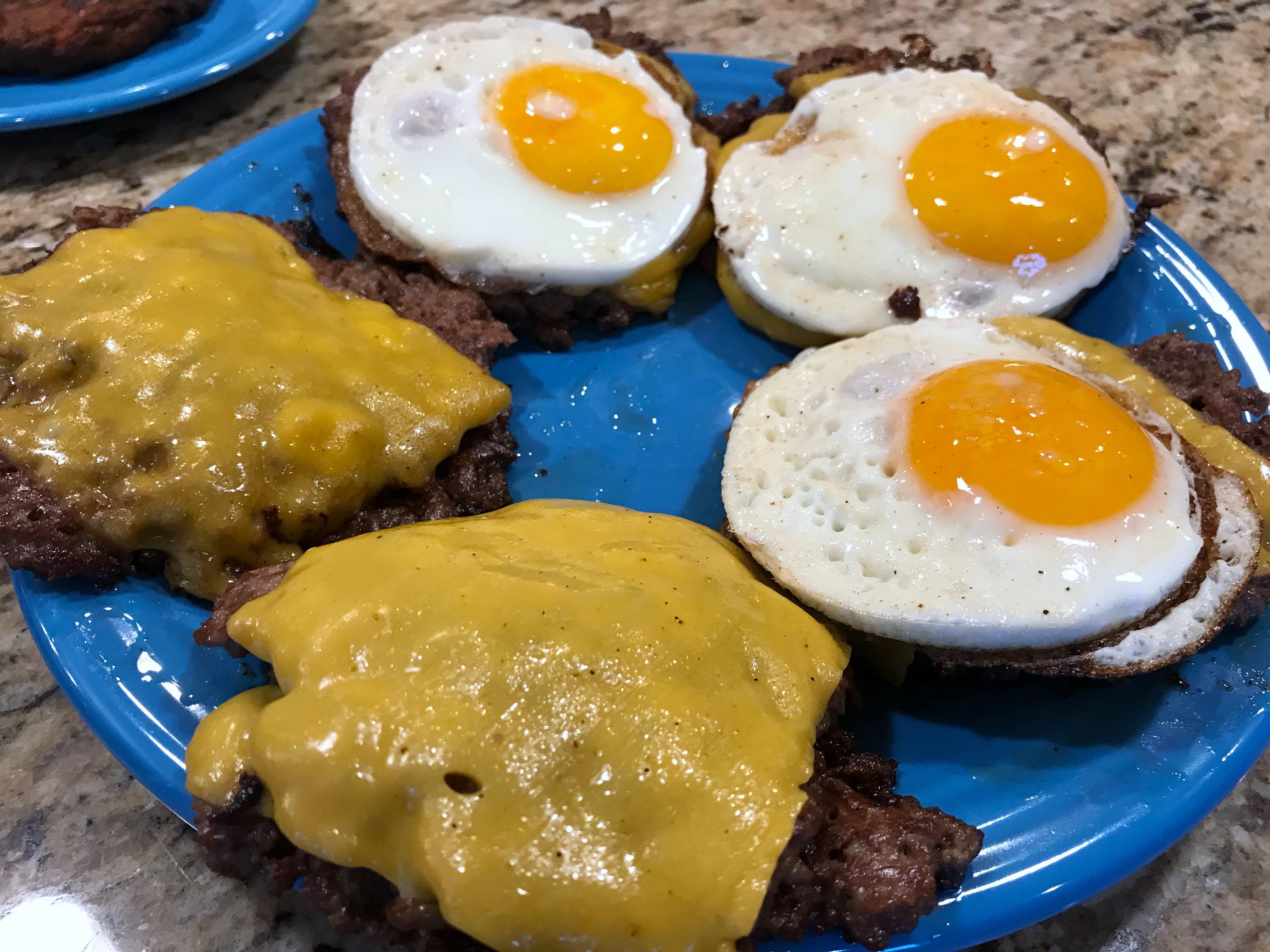 Double smash burgers with cheese and fried egg. r/Ketomealseatingnow