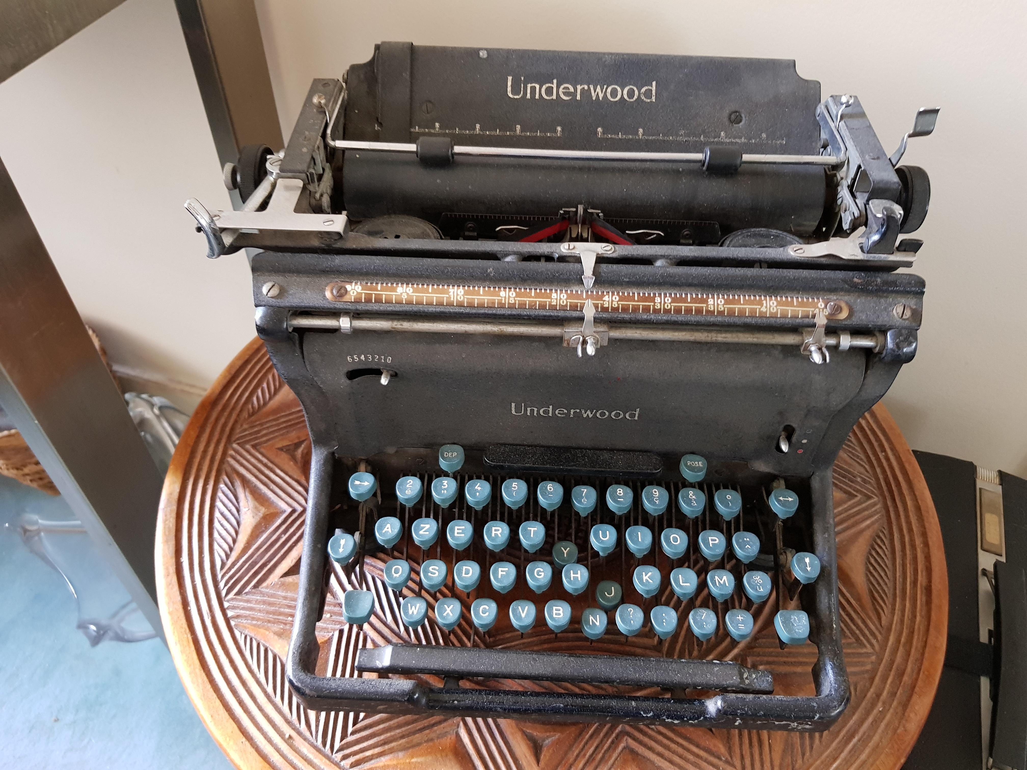 Old Underwood Typewriter Value Oct 6, 2007 122655 pm.