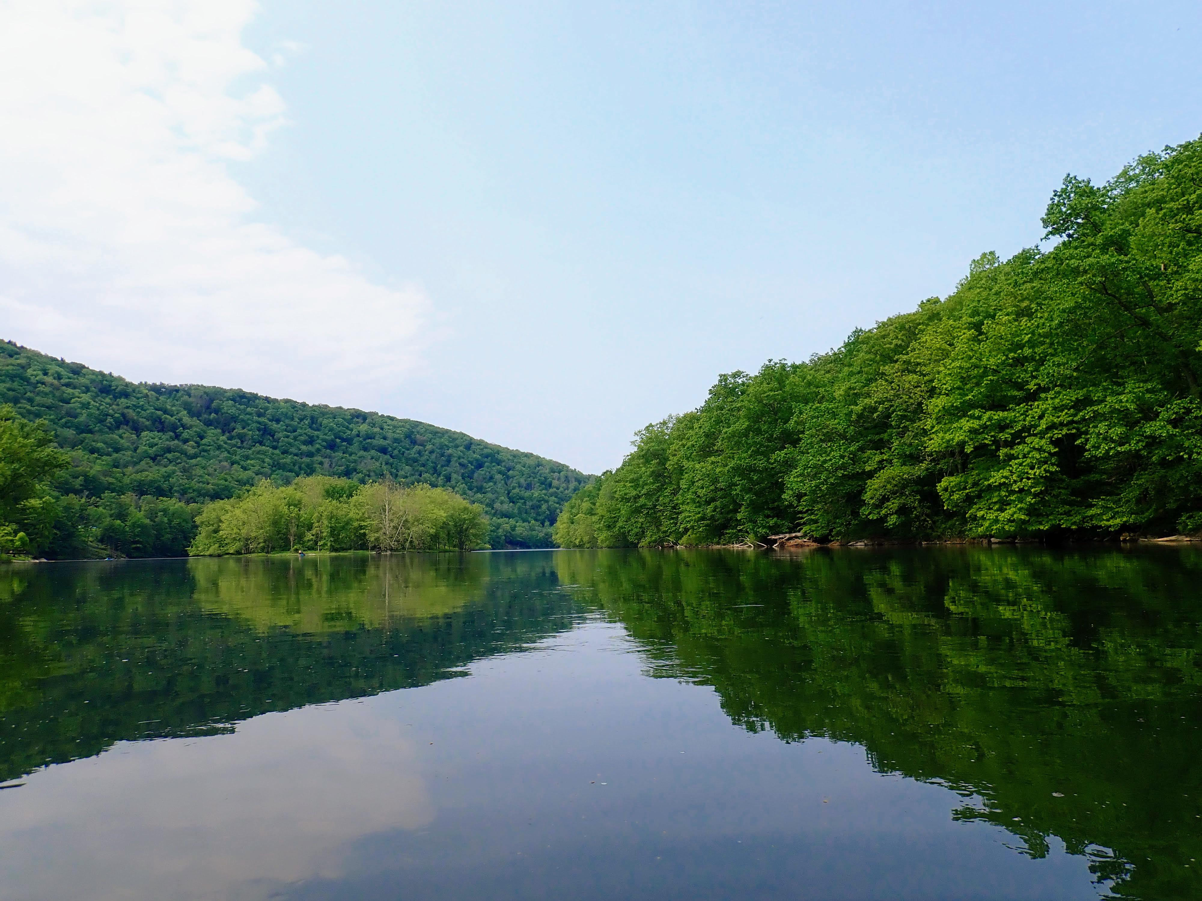 Floating down the Allegheny River Warren, PA [OC][4000x3000] r