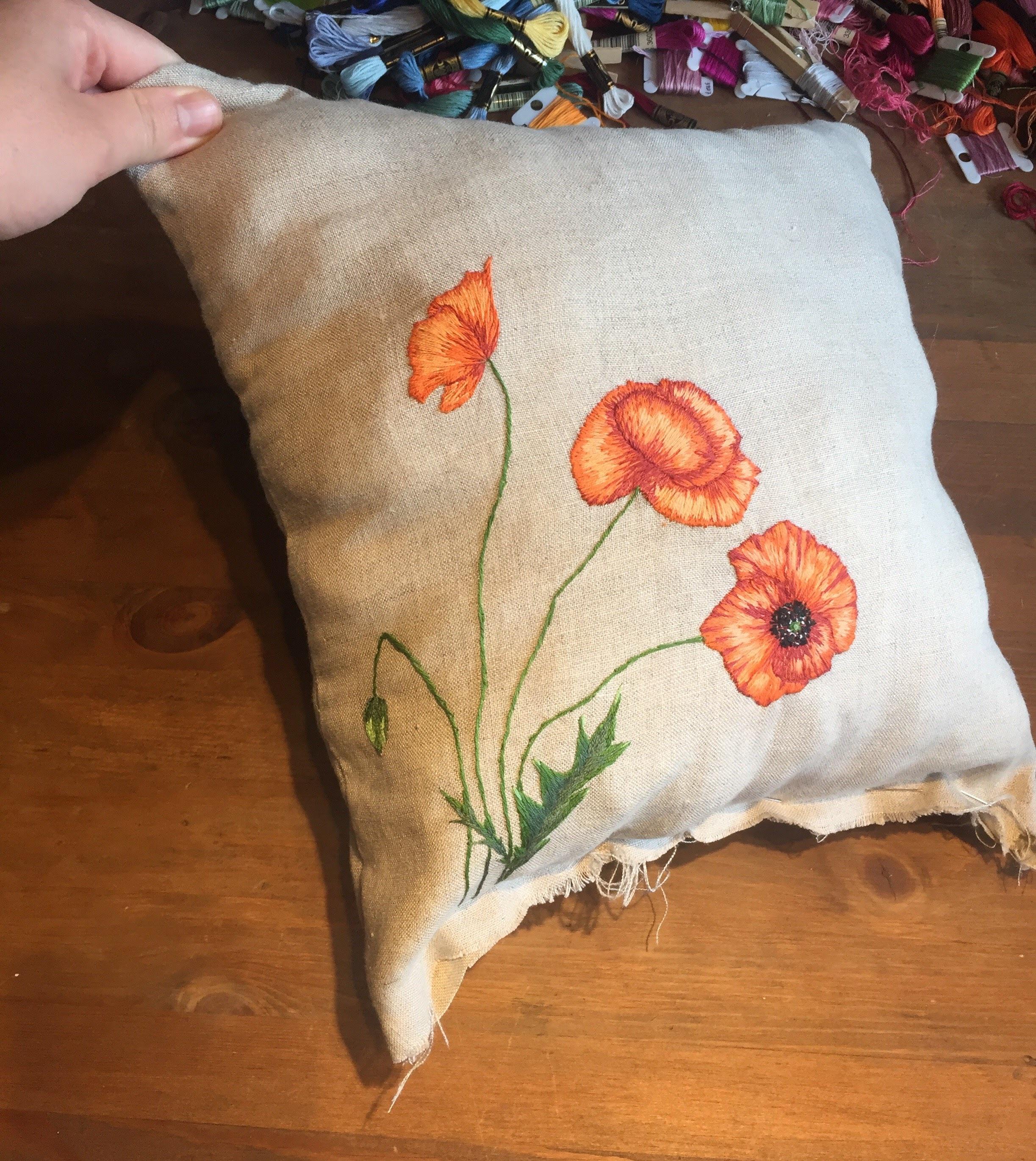 Poppy pillow r/Embroidery
