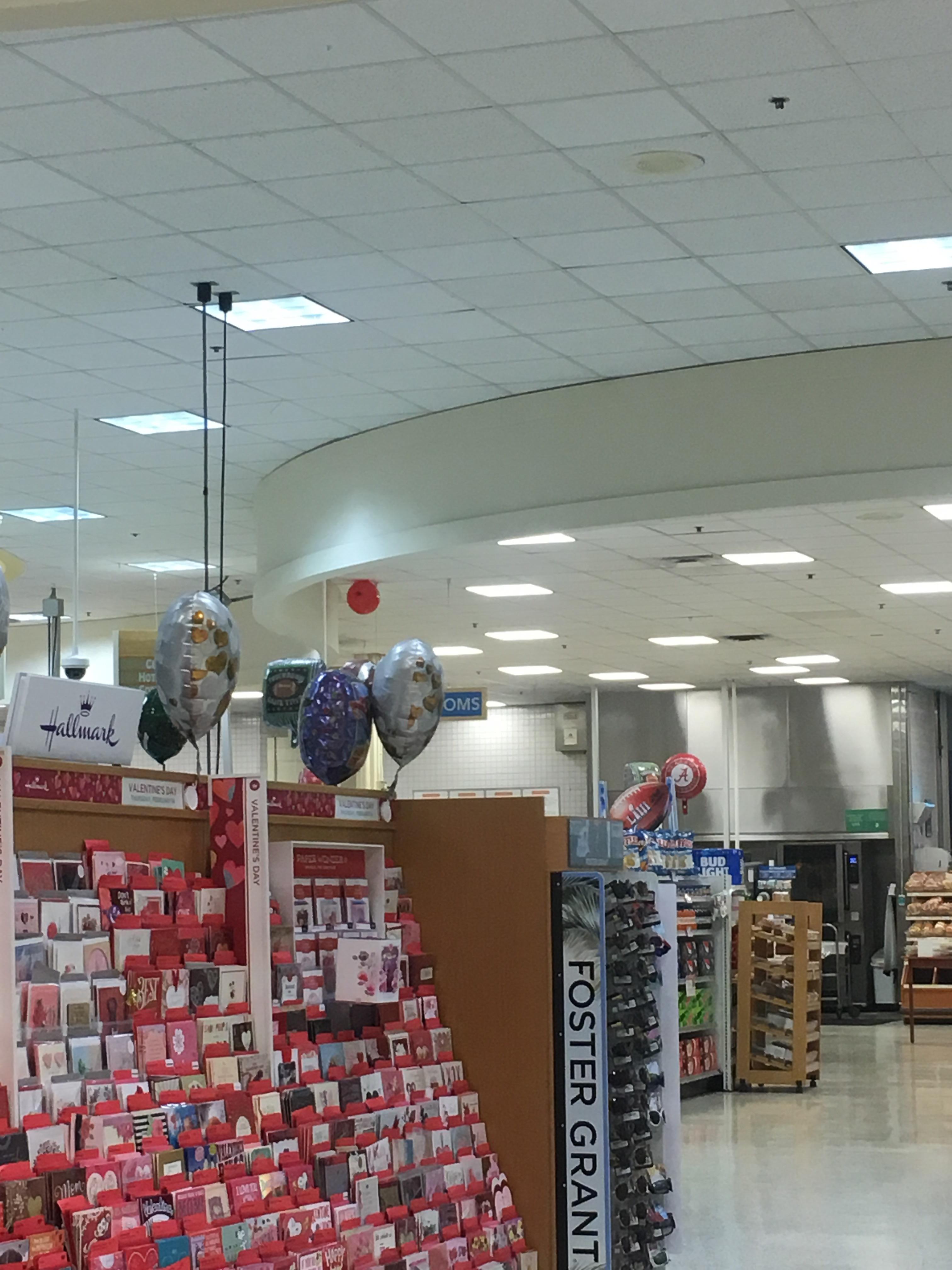 When employees can’t hold onto their balloons r/publix