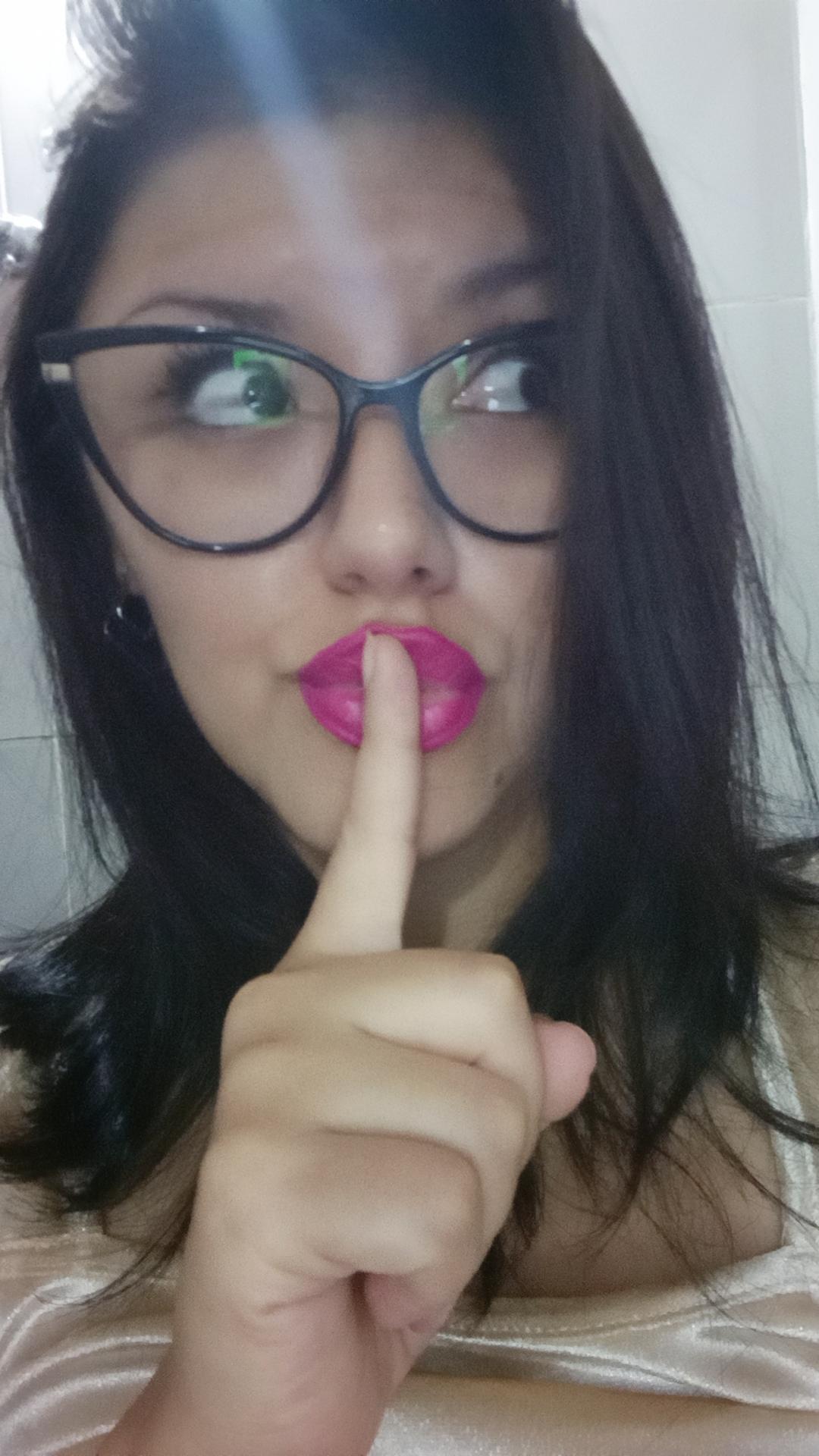 Don't tell anyone what I'm doing with you tonight😈😏 : Latinas_amatuer