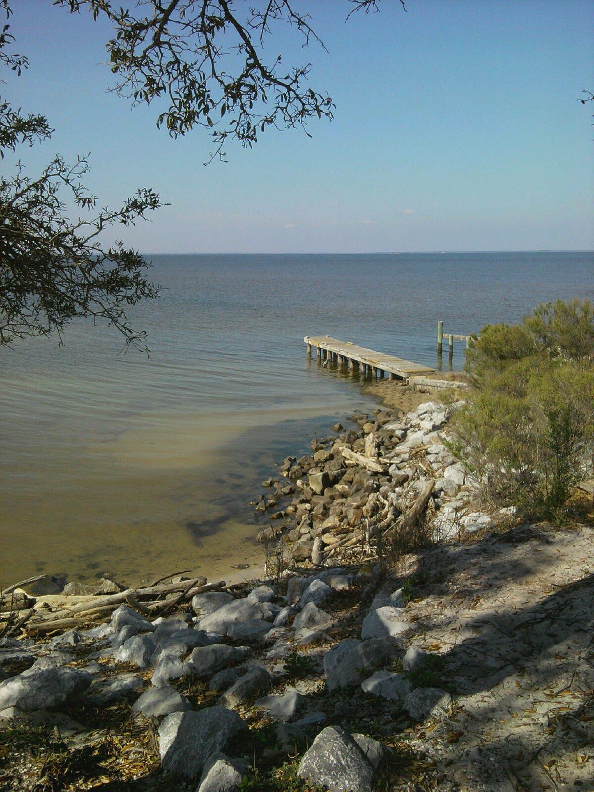 Small pier in Mobile Bay, Eastern shore; Gulf Shores, AL. [1200x1600](OC) r/Outdoors