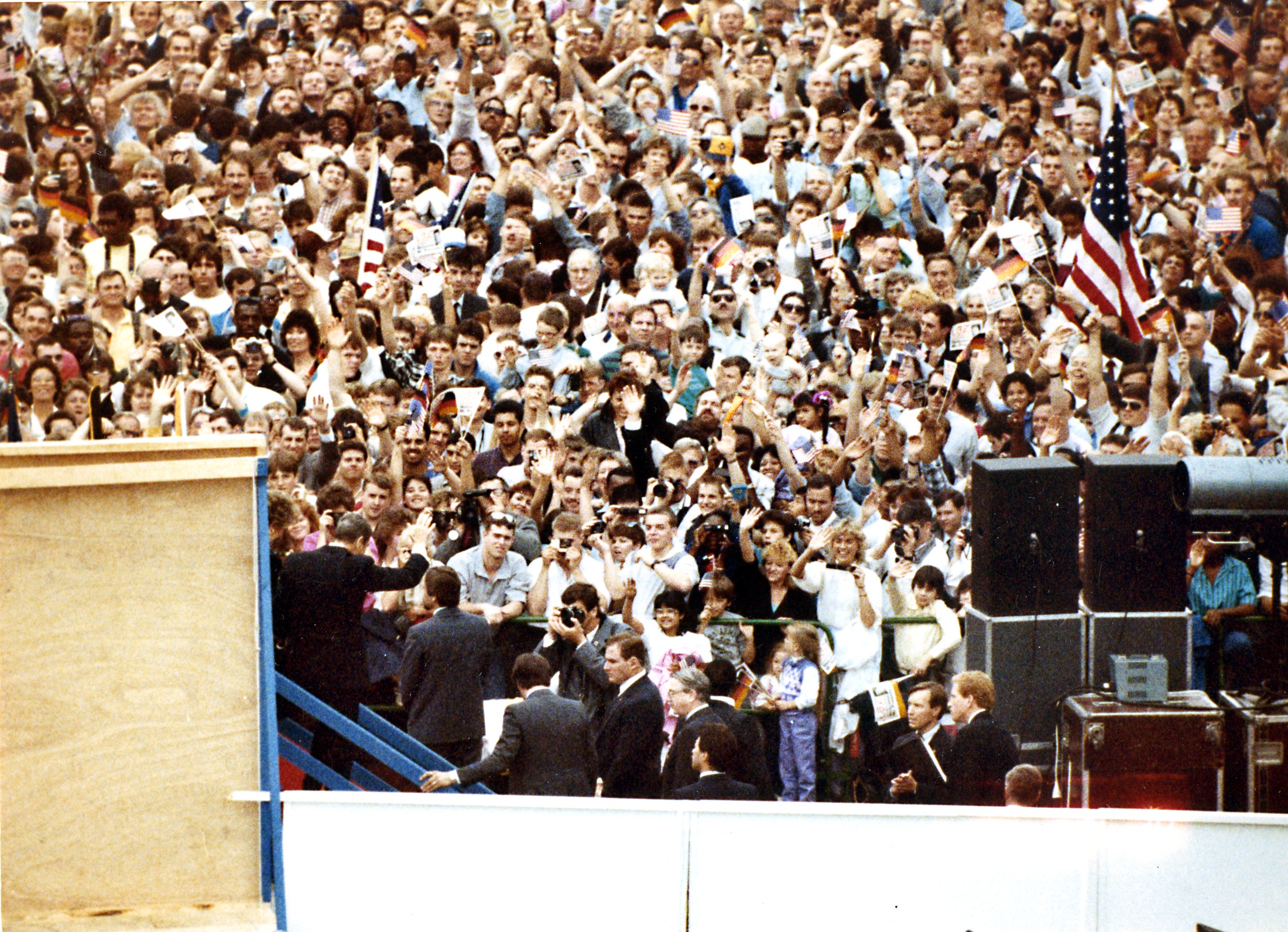 Berlin crowd cheering for President Reagan after his "Tear down this