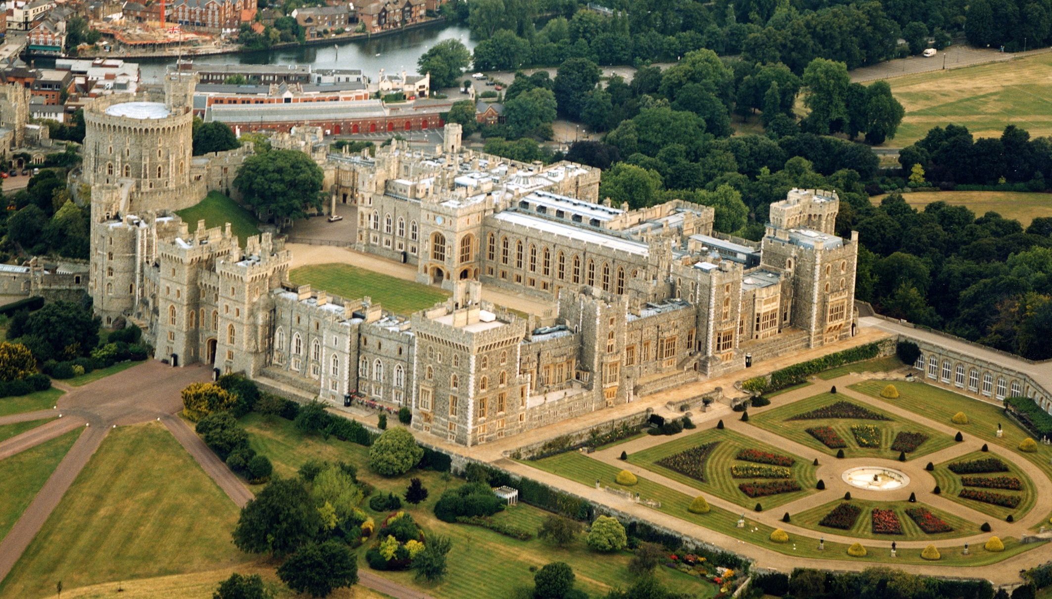 windsor castle the queen of England's residence. r/castles