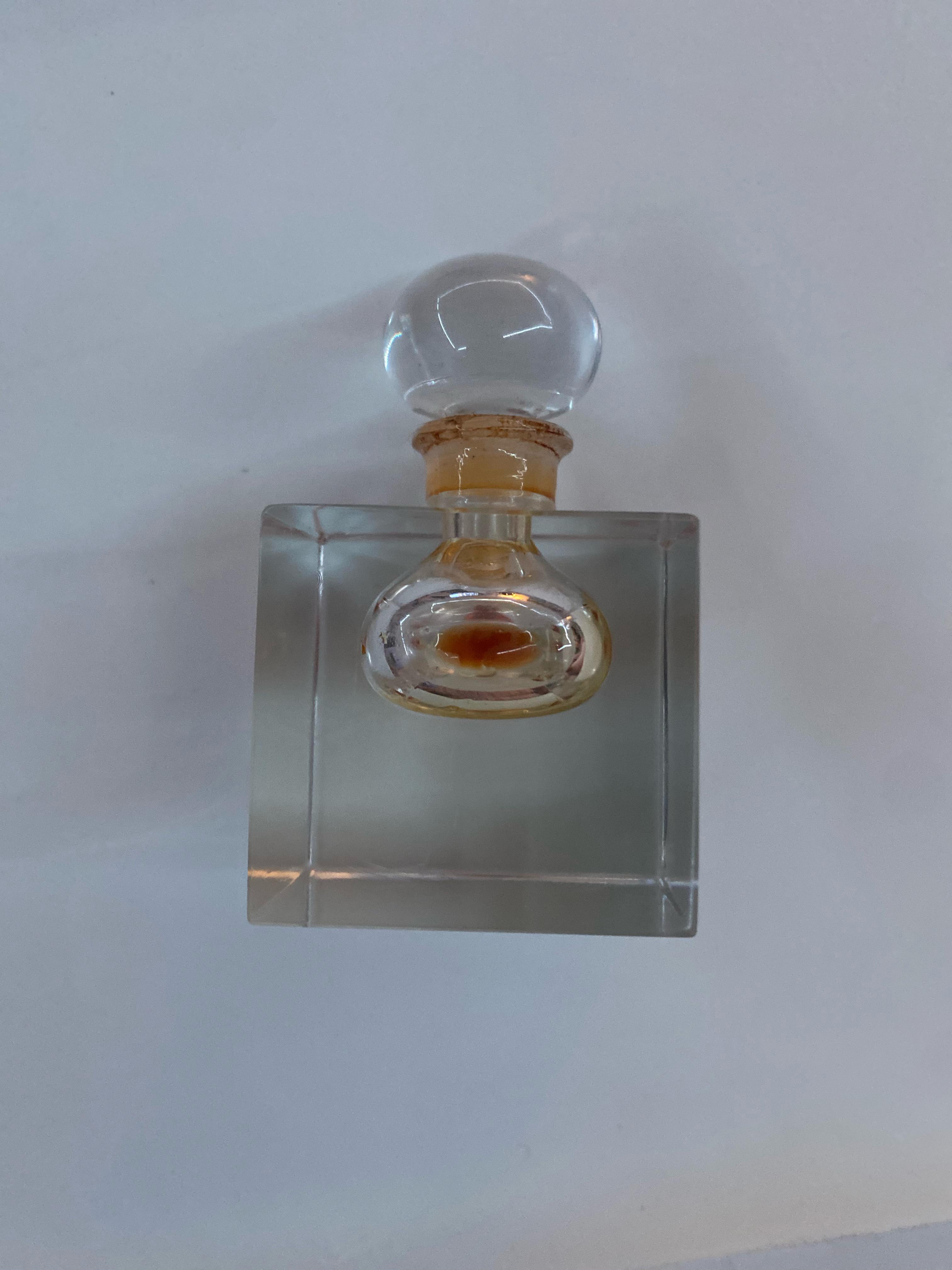 Does anybody have any idea? The only hint I have is 1970s. No label