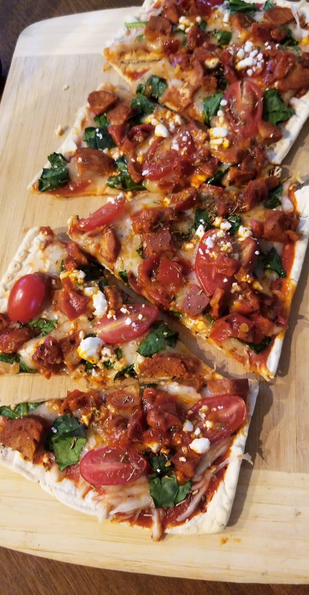 [Homemade] Roasted red pepper flatbread pizza with chorizo and feta r