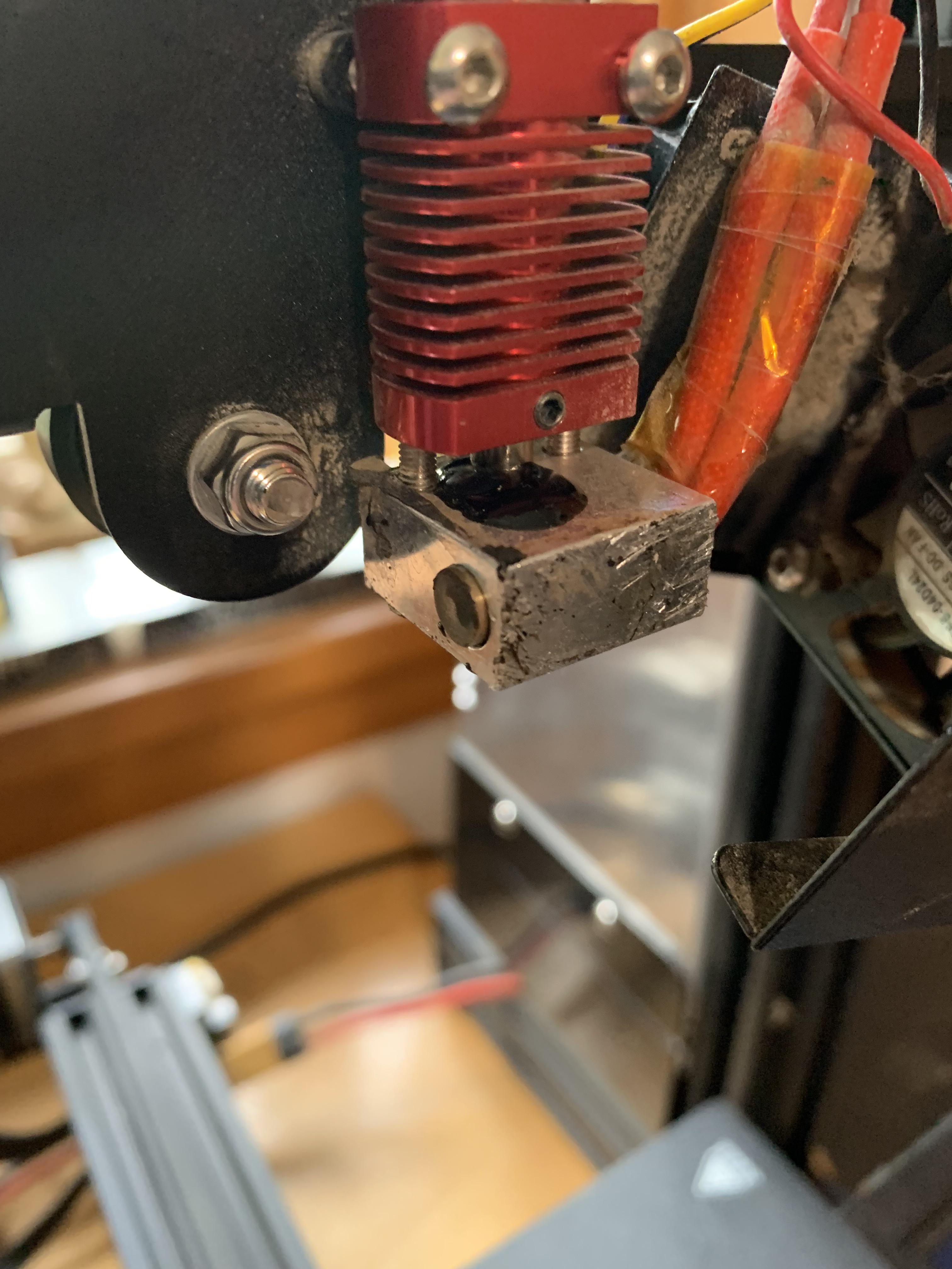 Filament started leaking on my Ender 3 Pro after I changed the nozzle