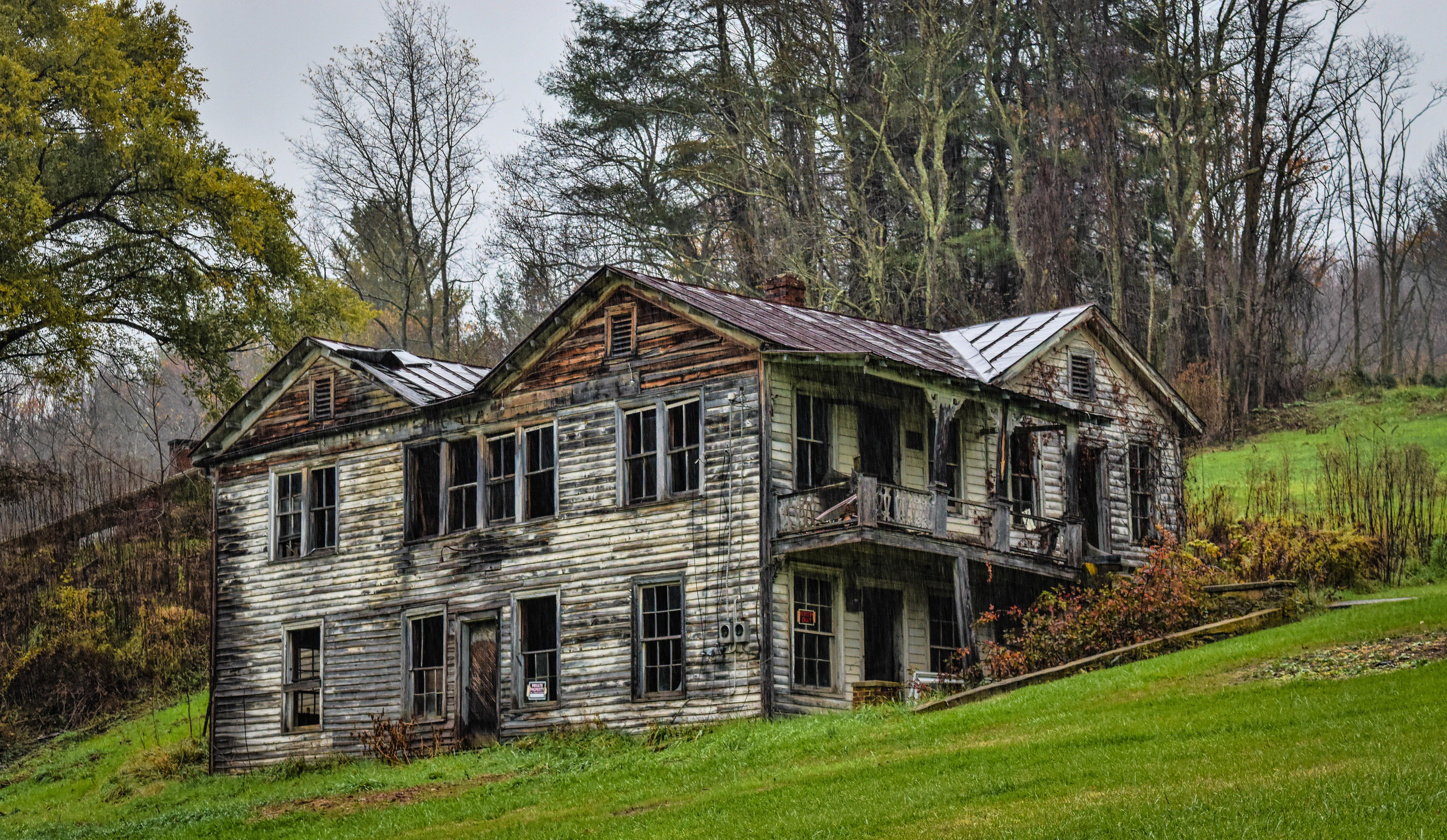 Jones Memorial Infirmary was the first hospital in Ashe county, North