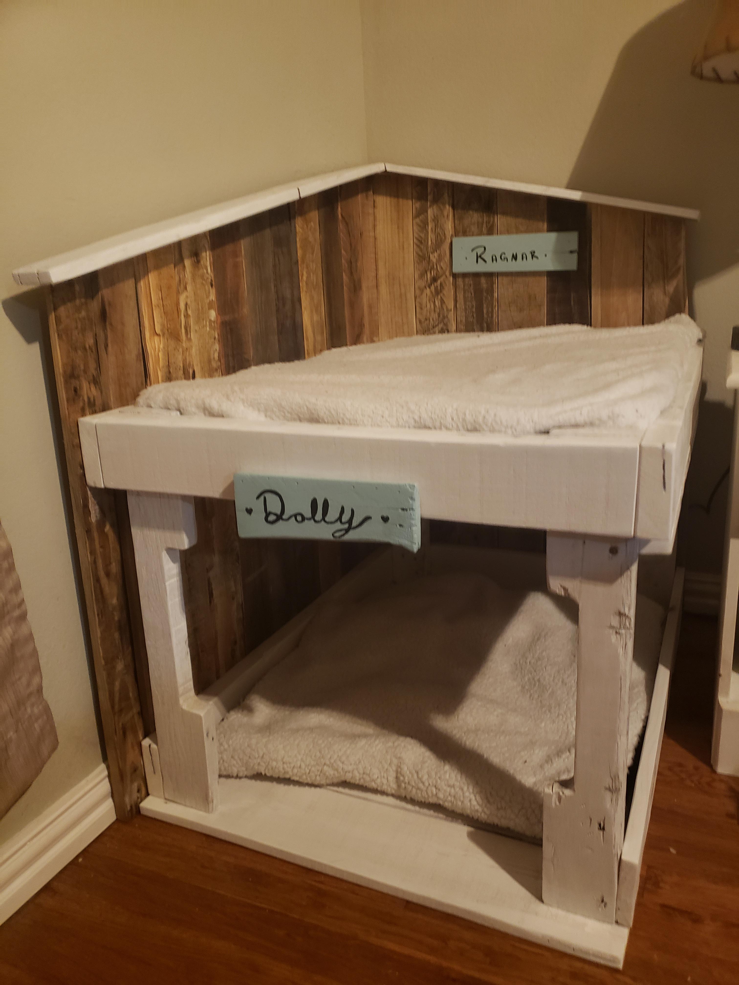Bunk bed for our dogs! r/palletfurniture