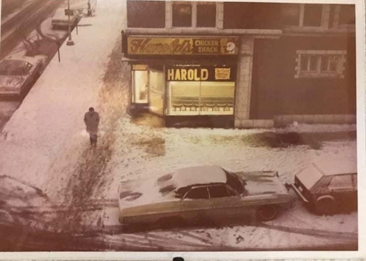 Childhood memories. Harold’s chicken at 53rd and Kenwood Ave. The “original “. r/chicago
