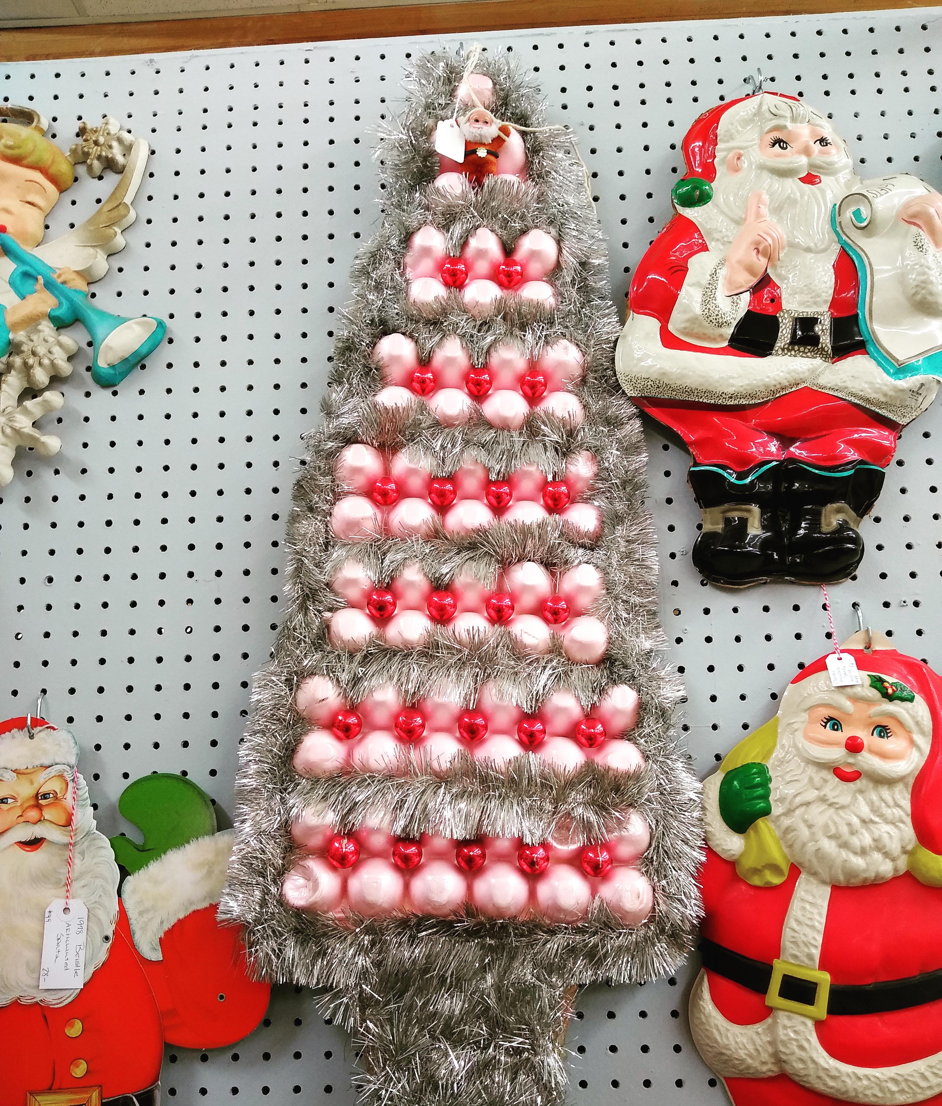 Styrofoam egg carton xmas tree r/mildlyinteresting