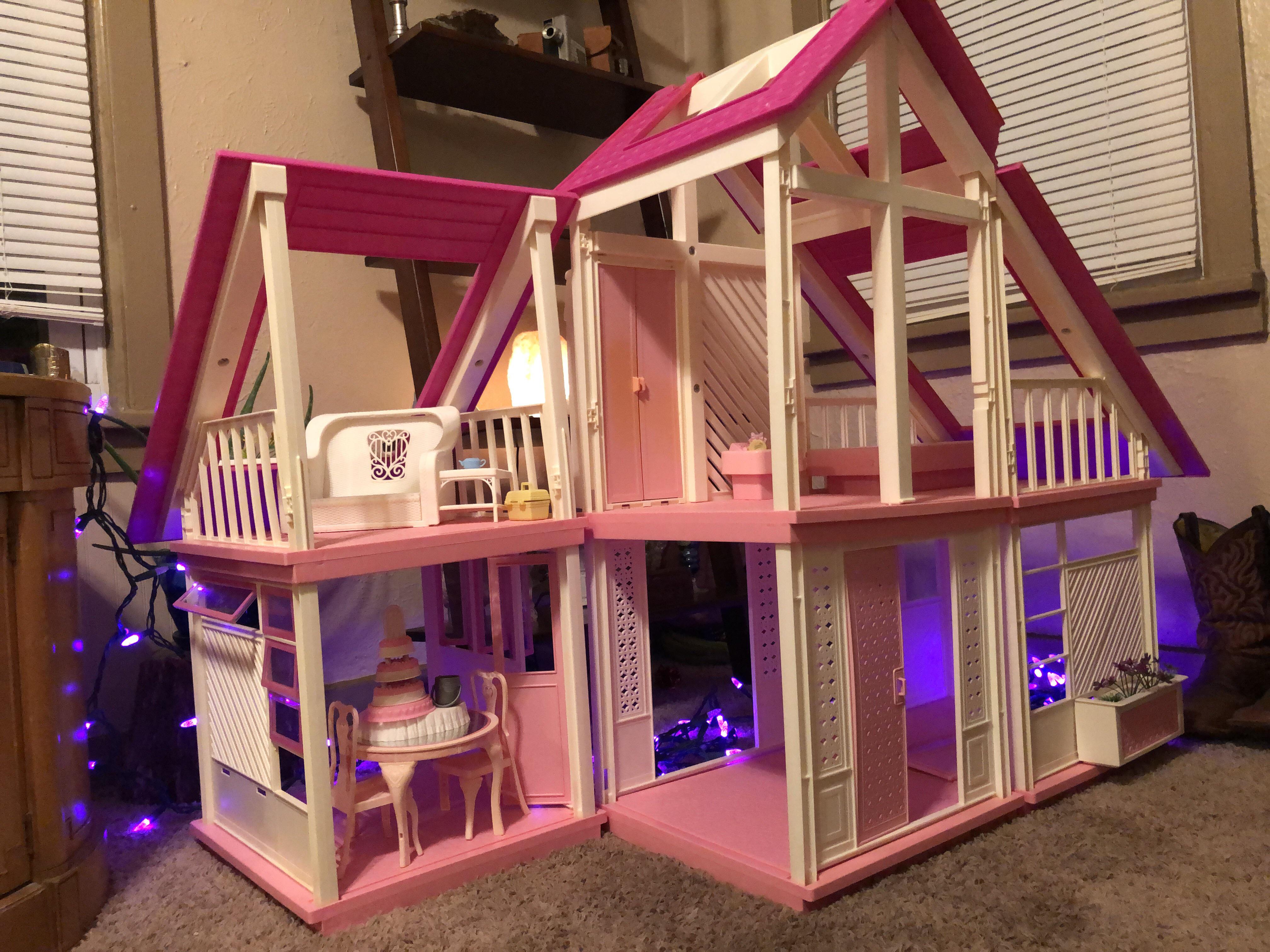 Dream House w/ original furnishings, late ‘80s r/Barbie