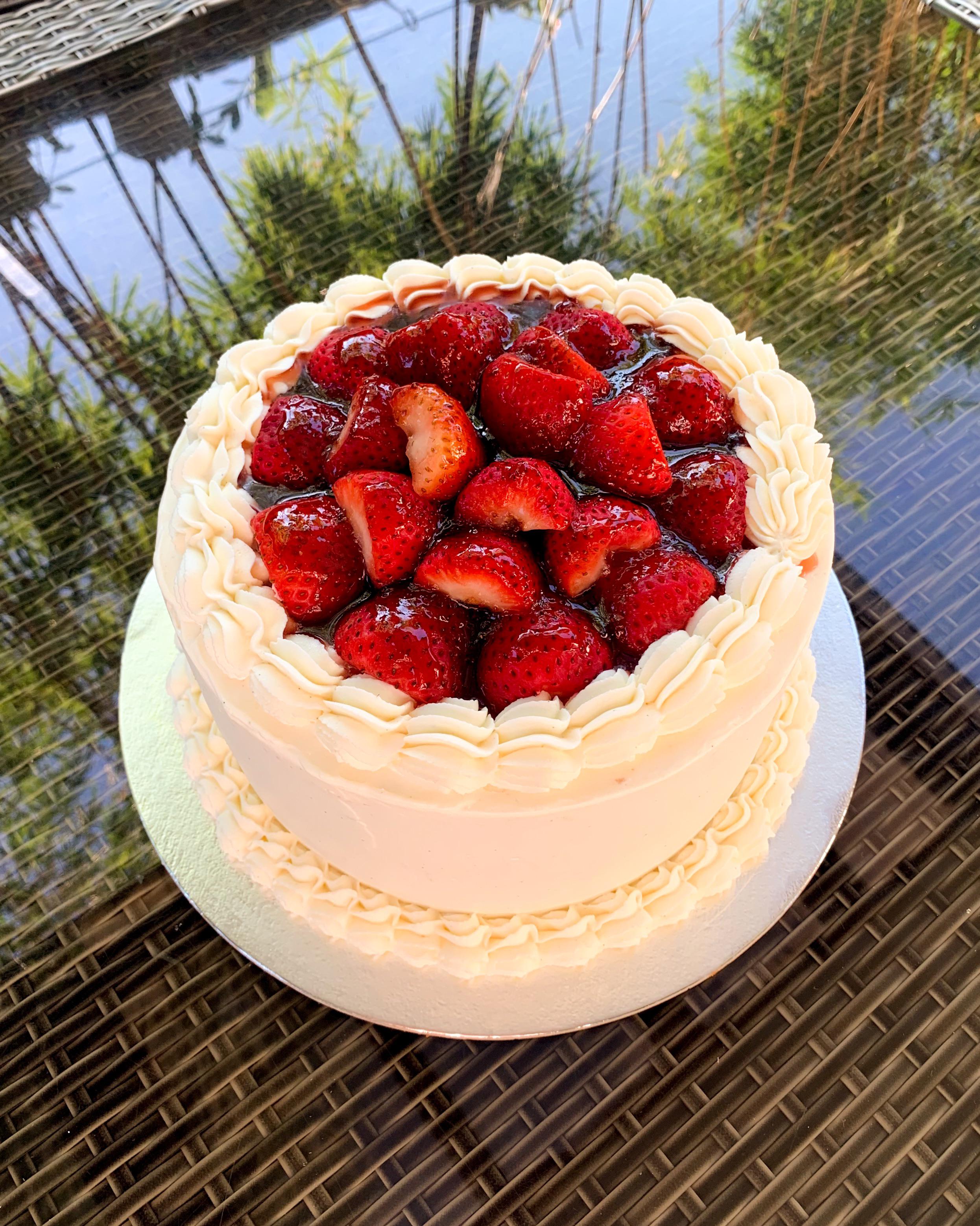 When life gives you strawberries, make strawberry shortcake 🍓 r