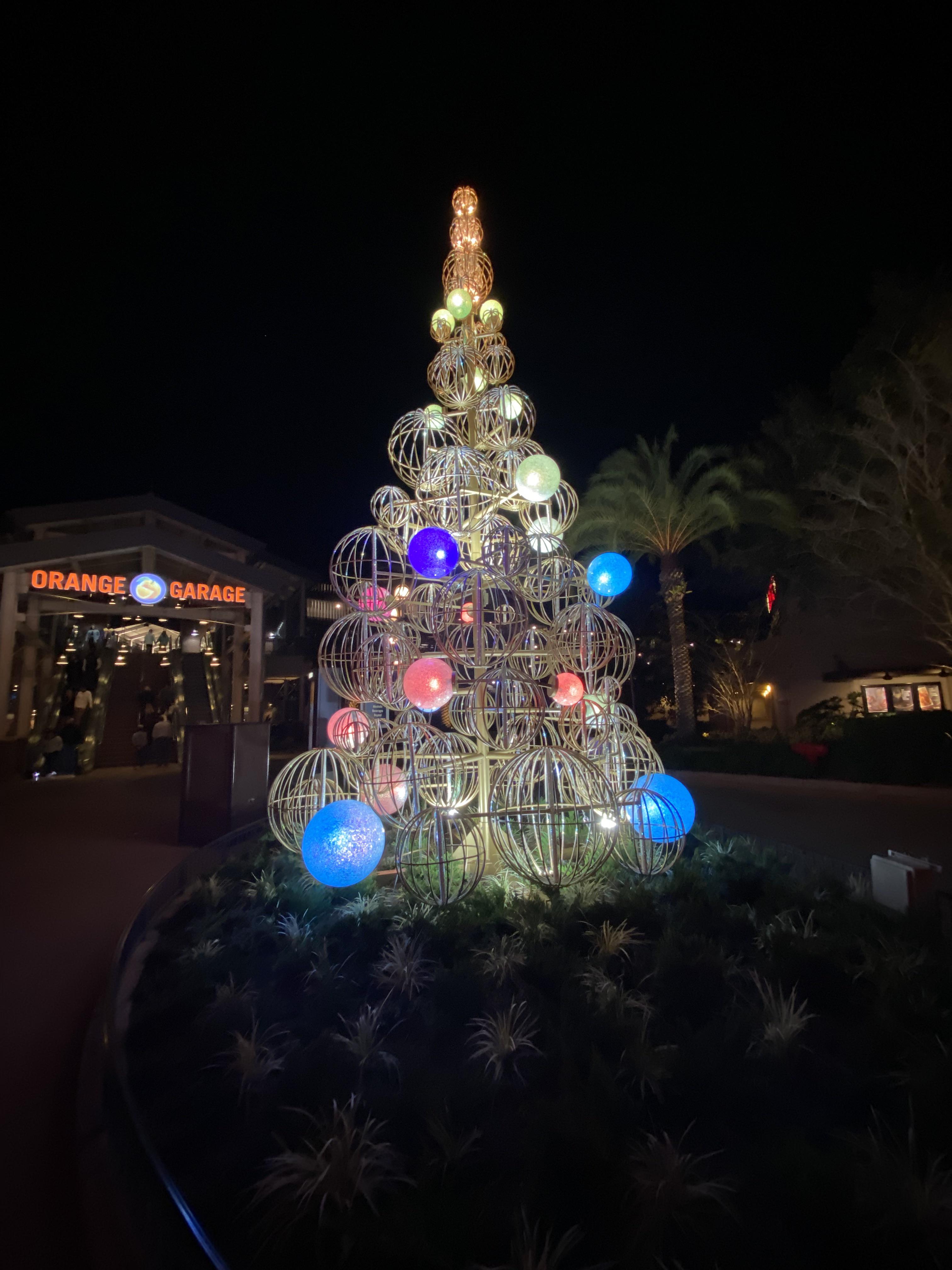 Christmas Tree Trail. Disney Springs. r/WaltDisneyWorld