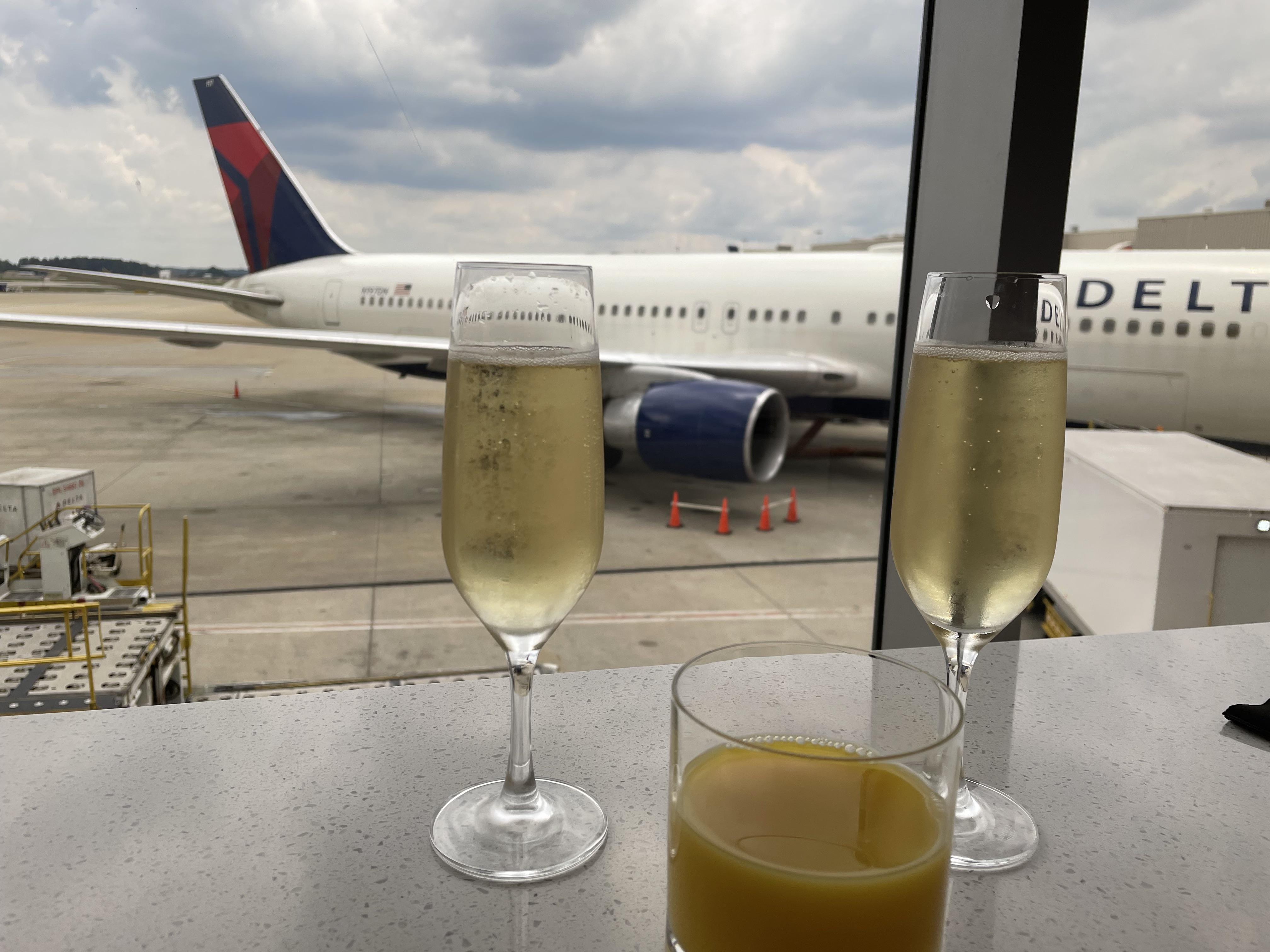 Terminal E lounge in ATL r/delta