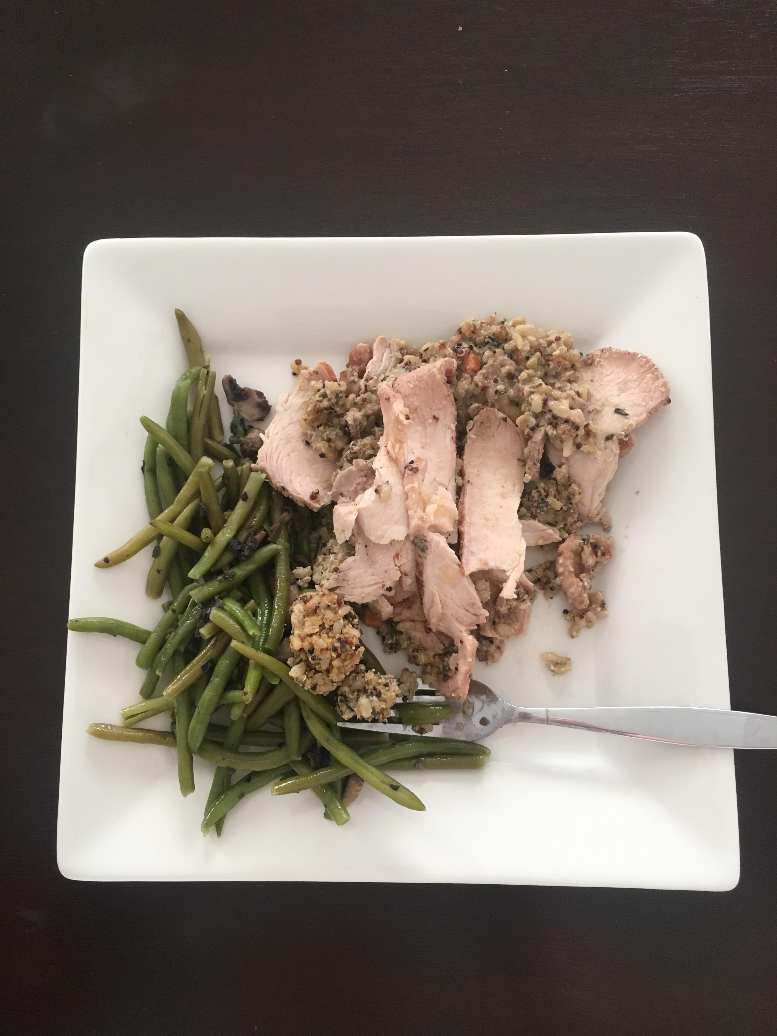 Roasted turkey with quinoa stuffing and green beans, 470 cals. r/1200isplenty