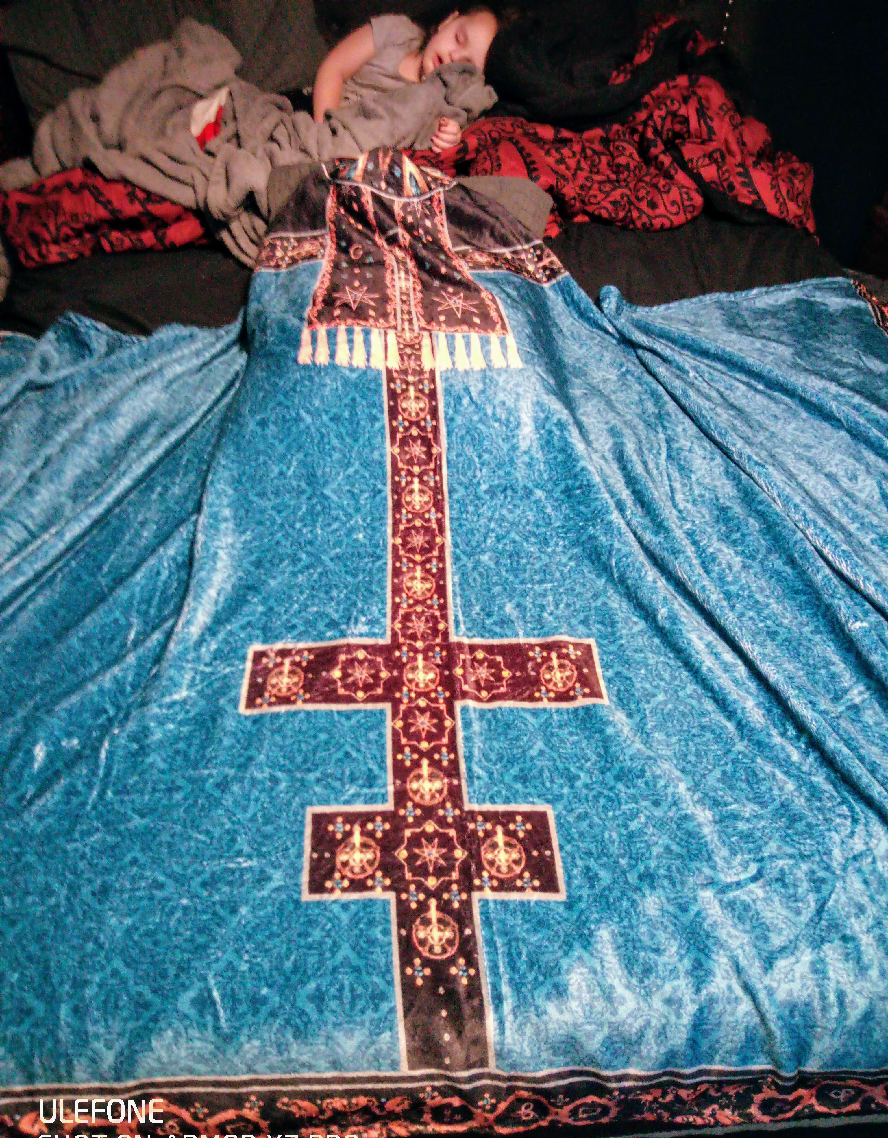 My husband got me the PAPA IV robe blanket!! (All motivation is gone, I