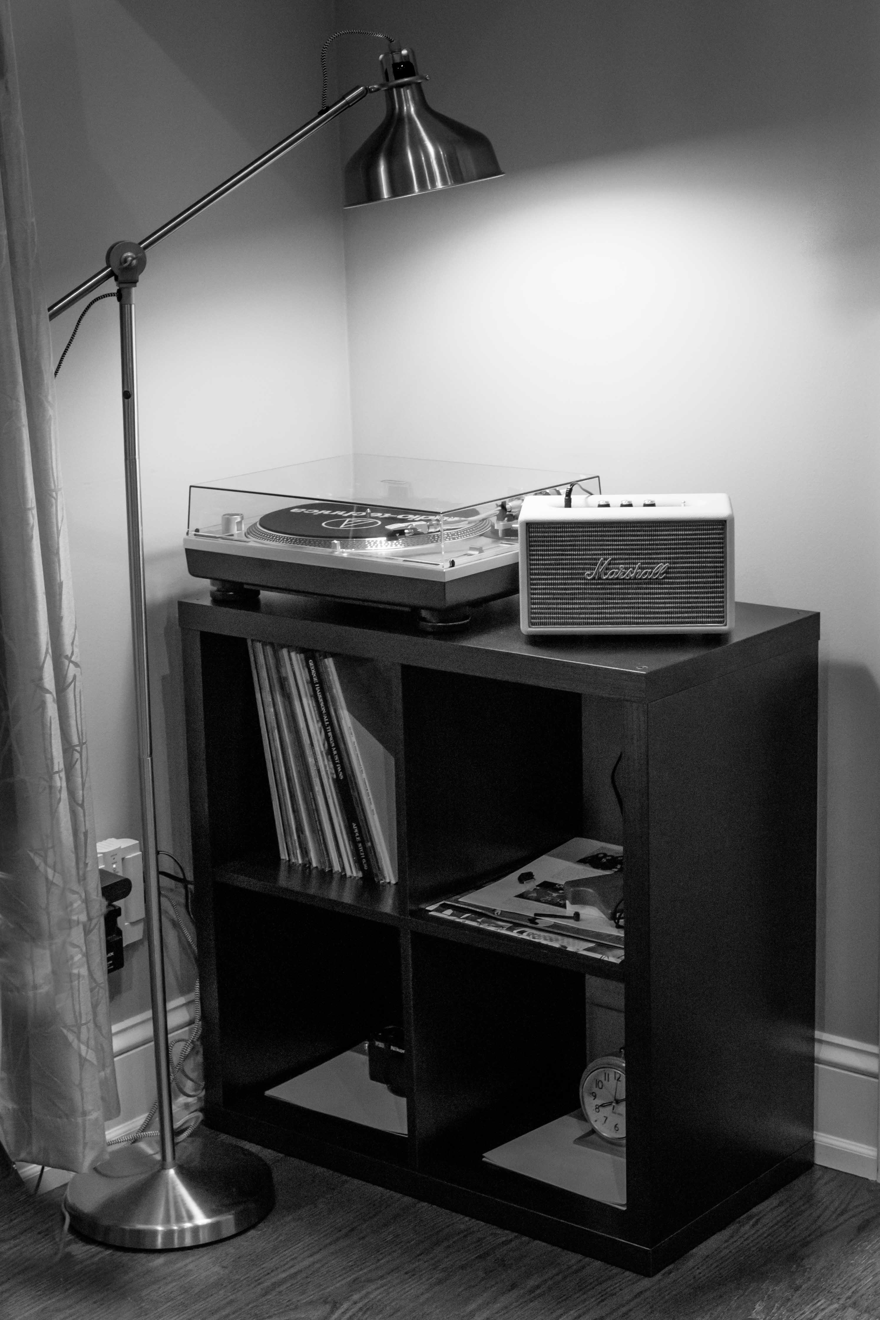 My cozy vinyl listening corner r/listeningspaces