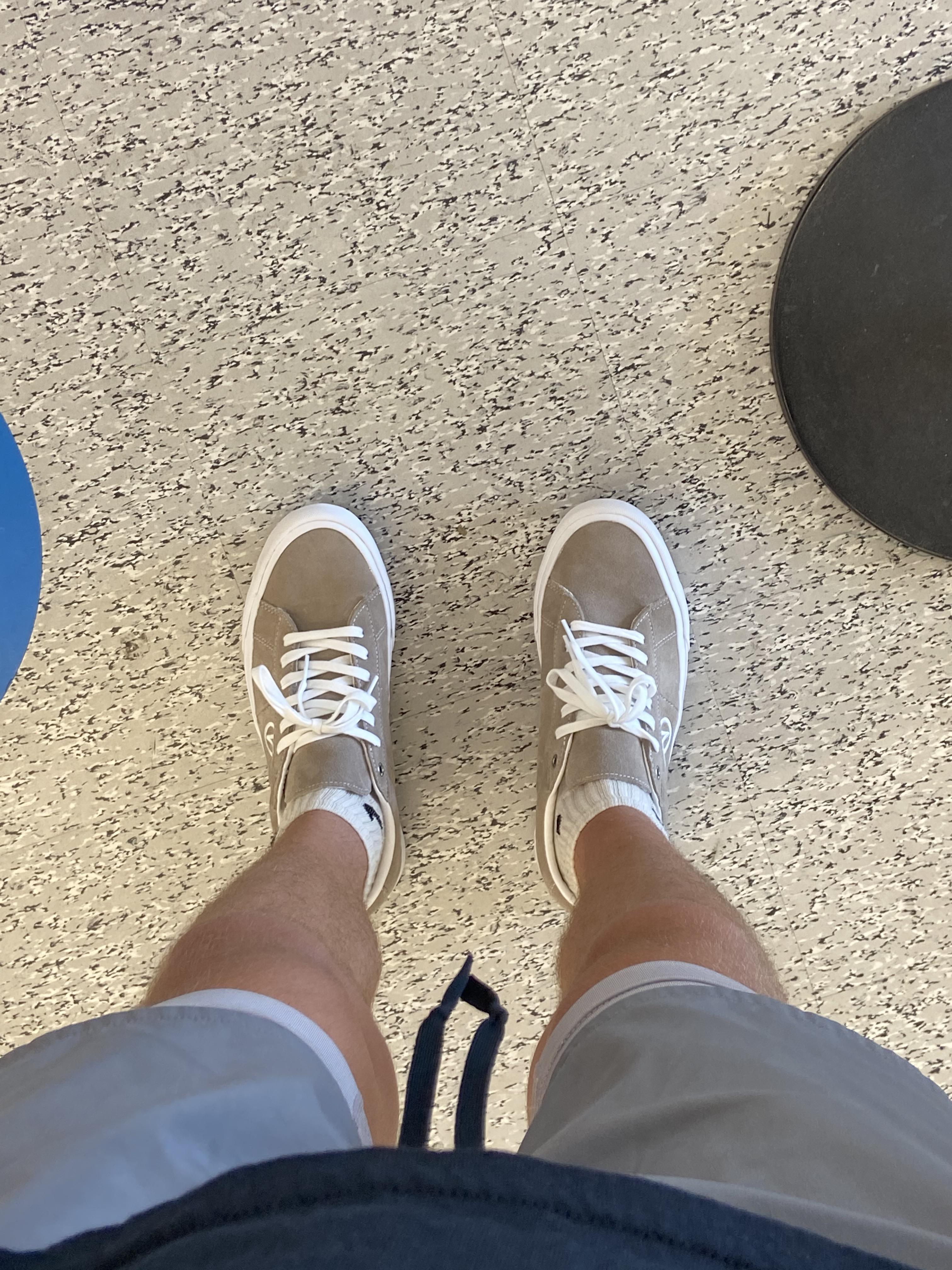 Cashmere Pros fit funky, but they’re definitely easy on the eyes r/Vans