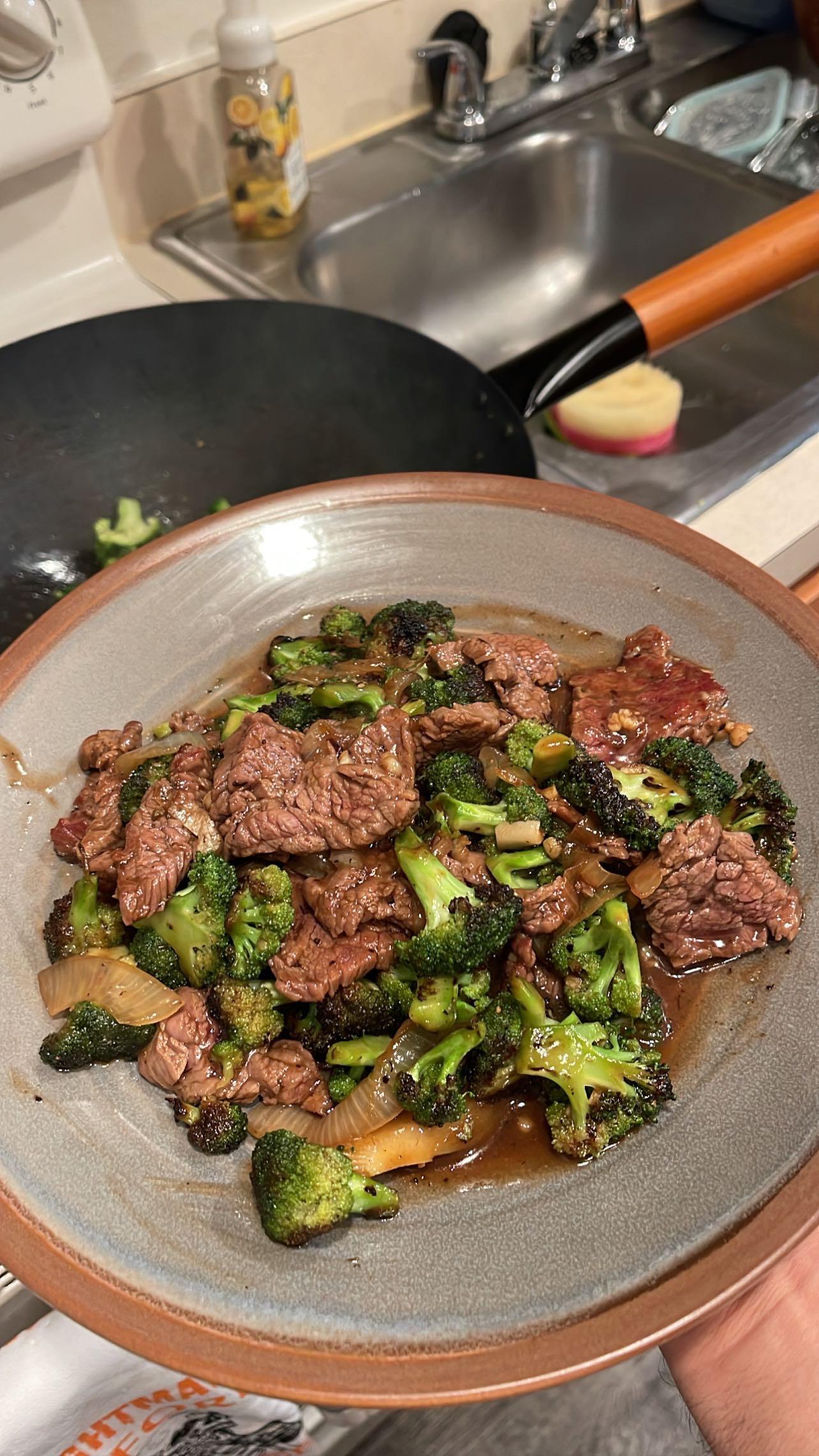 [homemade] beef and broccoli. Flank steak, broccoli, garlic, onion, soy/oyster sauce, honey and