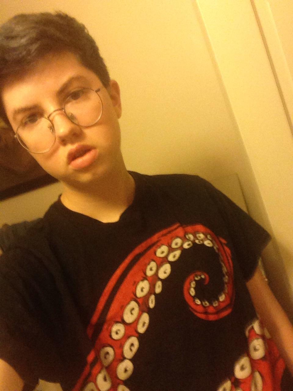 just got my new underworks binder and it's such a step up from my worn