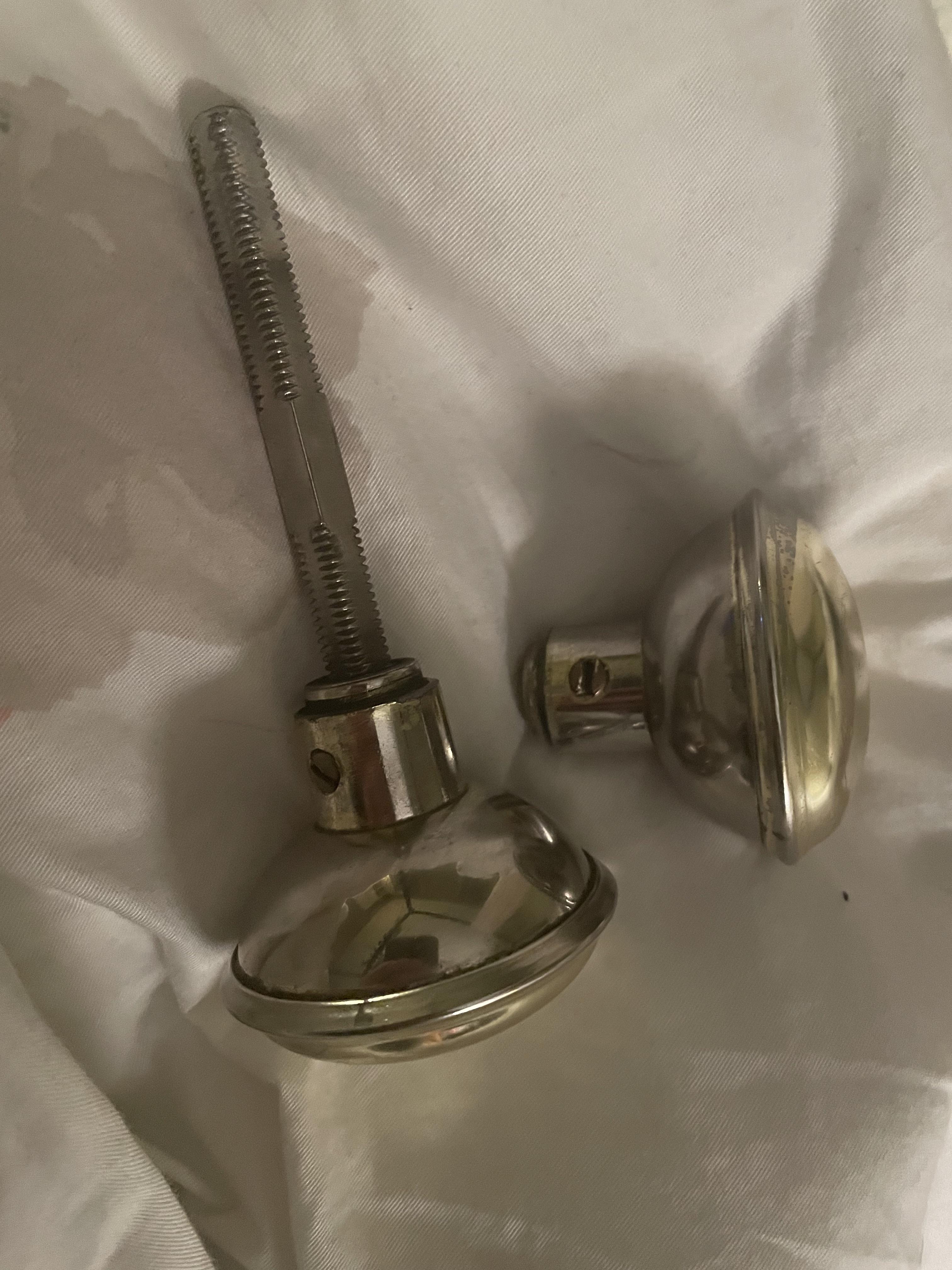 Our door knob fell off, anyone know how to fix it? r/fixit