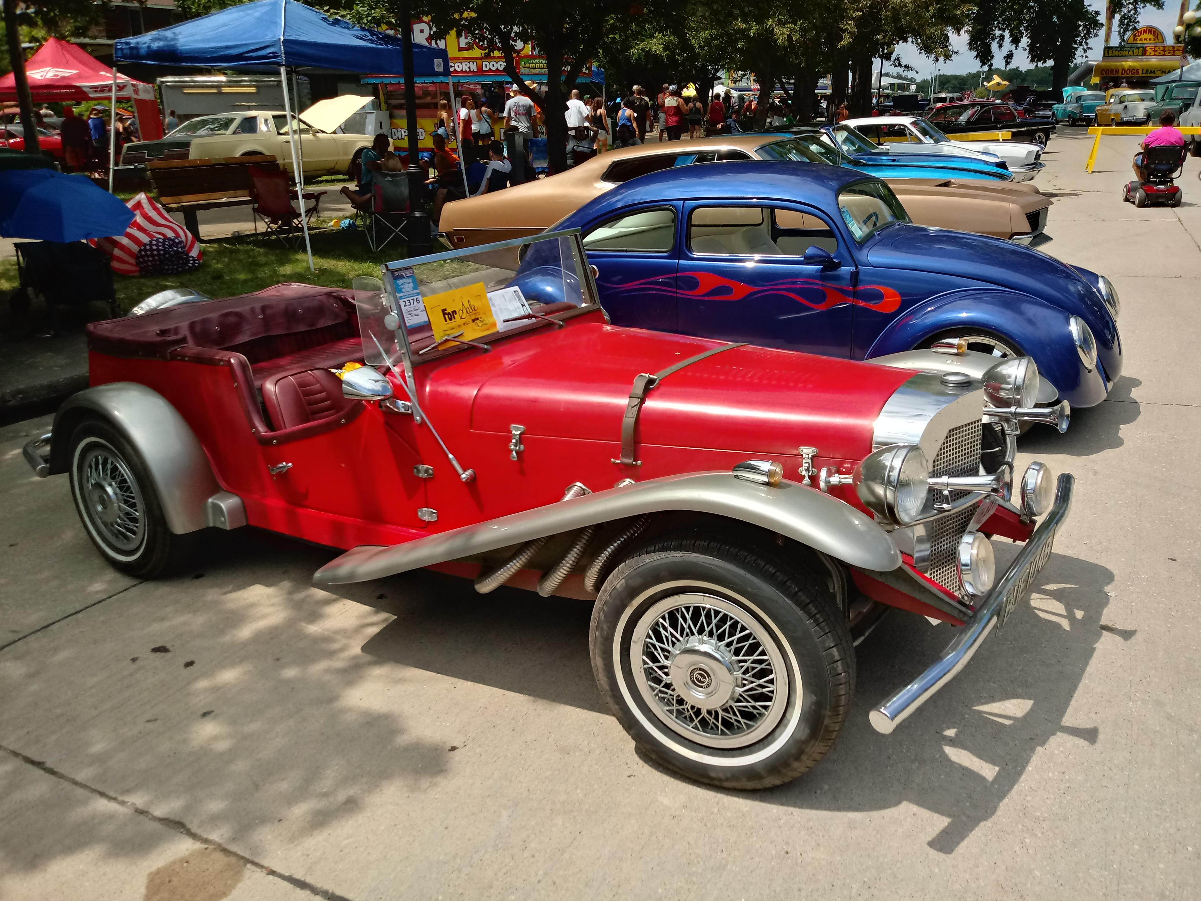 Kit car or something else? Spotted at a Des Moines Car show yesterday