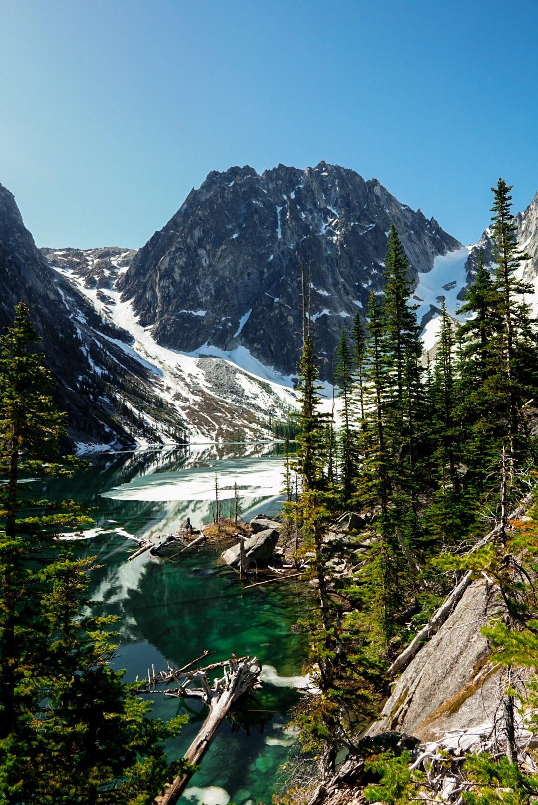 Colchuck Lake, Alpine Lakes Wilderness, WA [1080x1616] r/EarthPorn