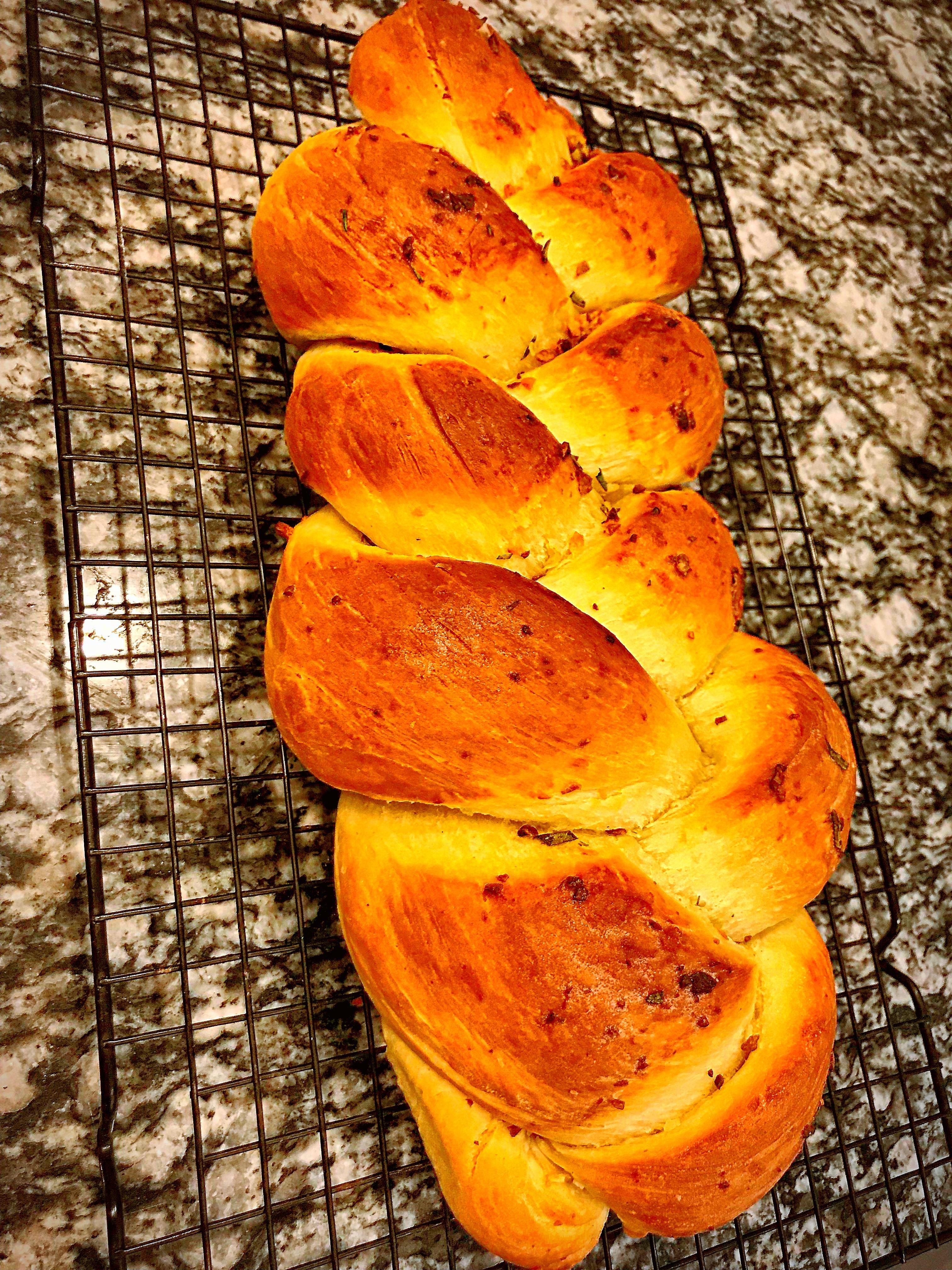[homemade] garlic rosemary bread r/food