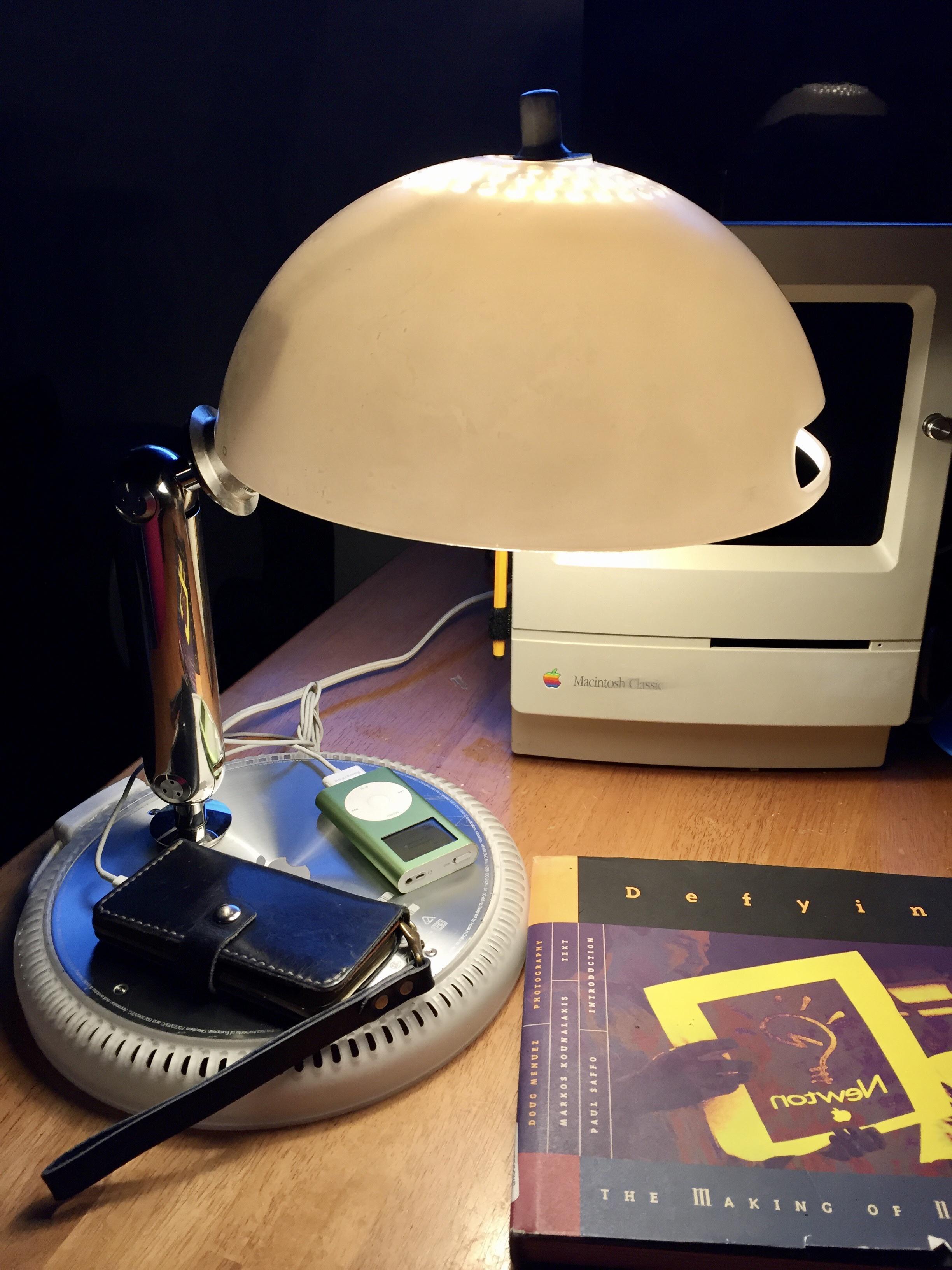 G4 iMac desk lamp r/VintageApple