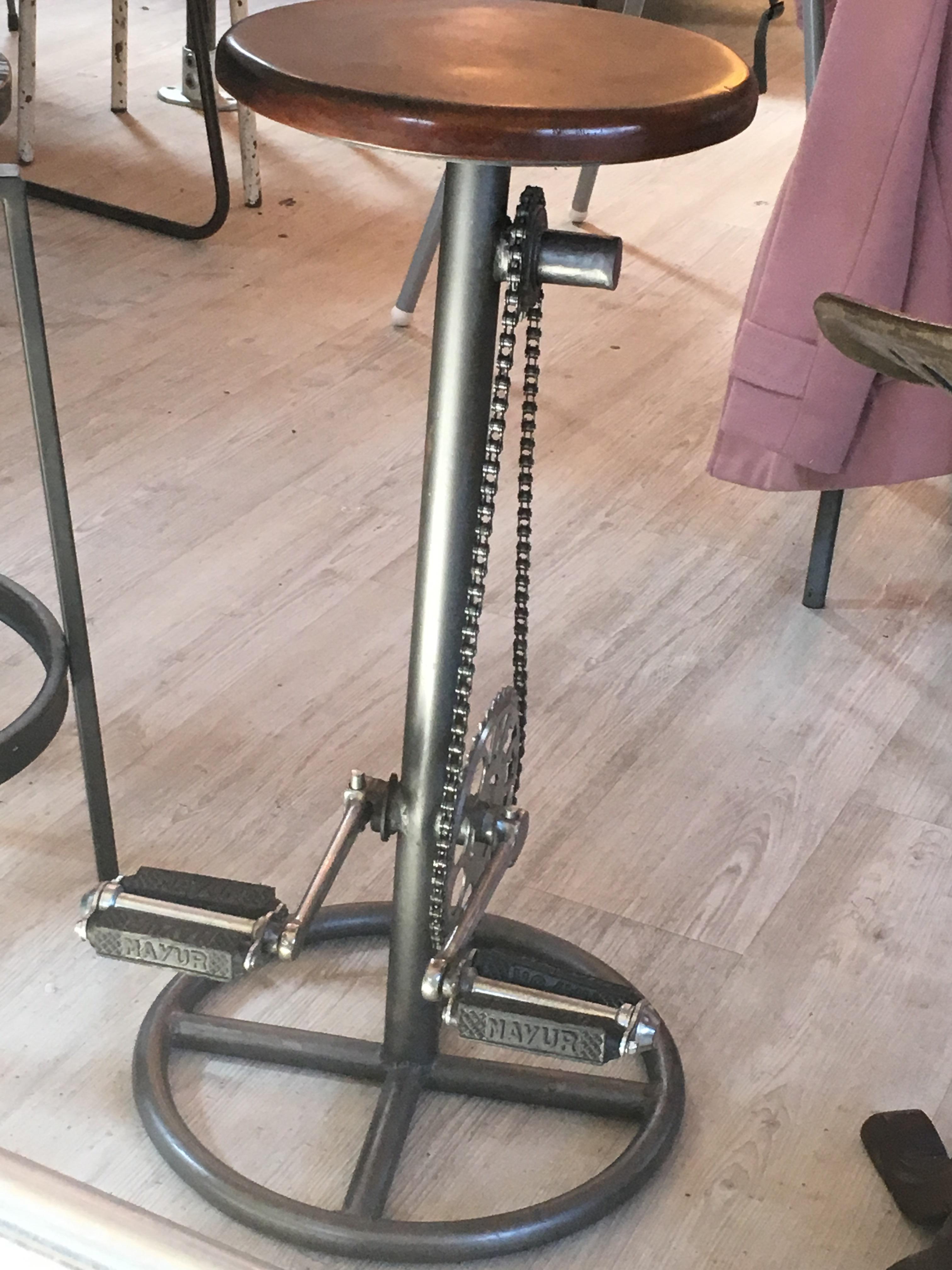 This stool made out of old bike parts. r/mildlyinteresting