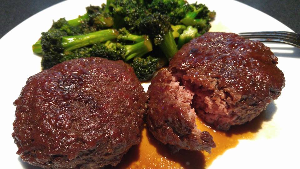 Teriyaki burgers with stirfried broccoli [OC960x540] r/FoodPorn