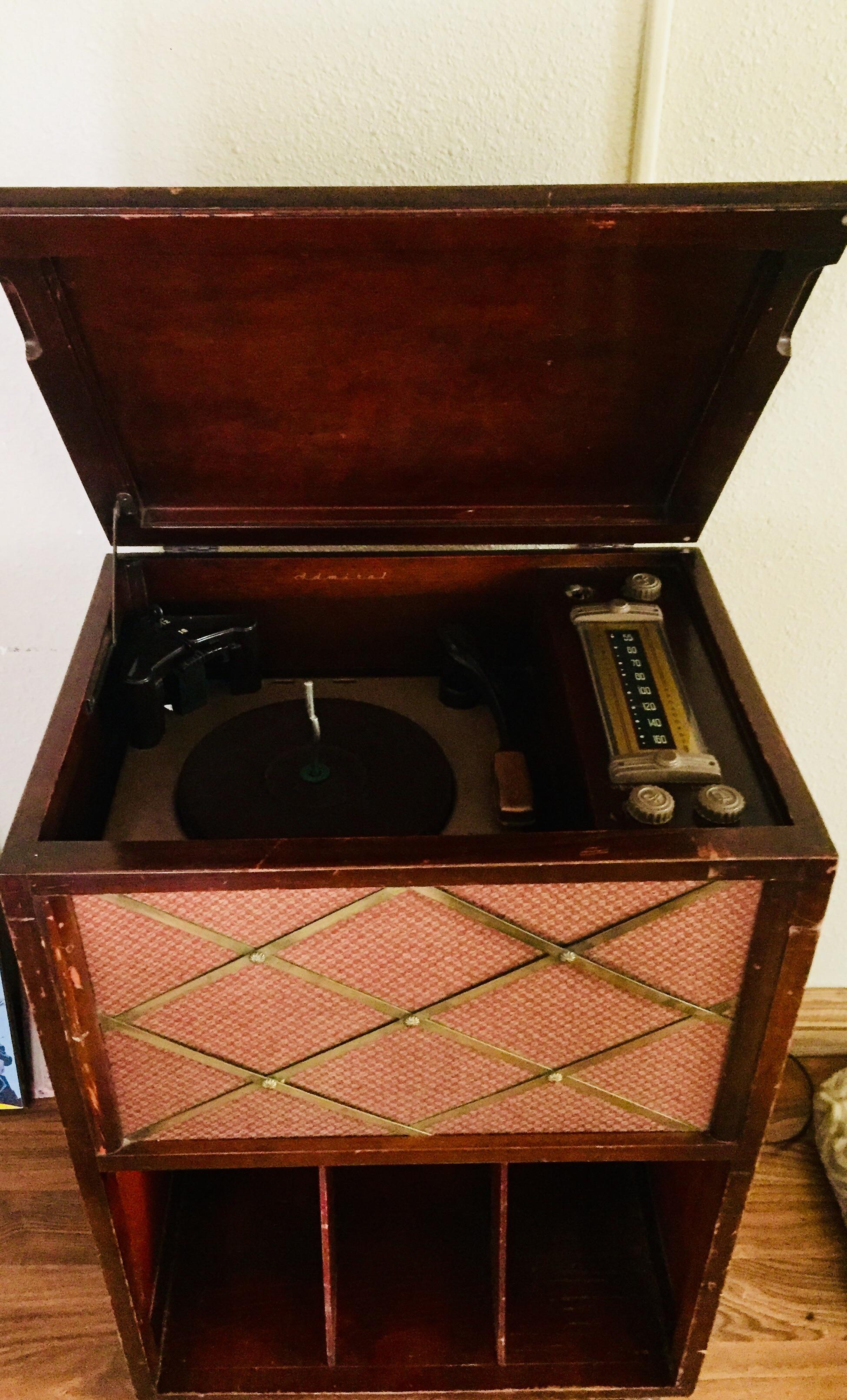 Got this sweet Admiral radio/record player console for only 32!! r