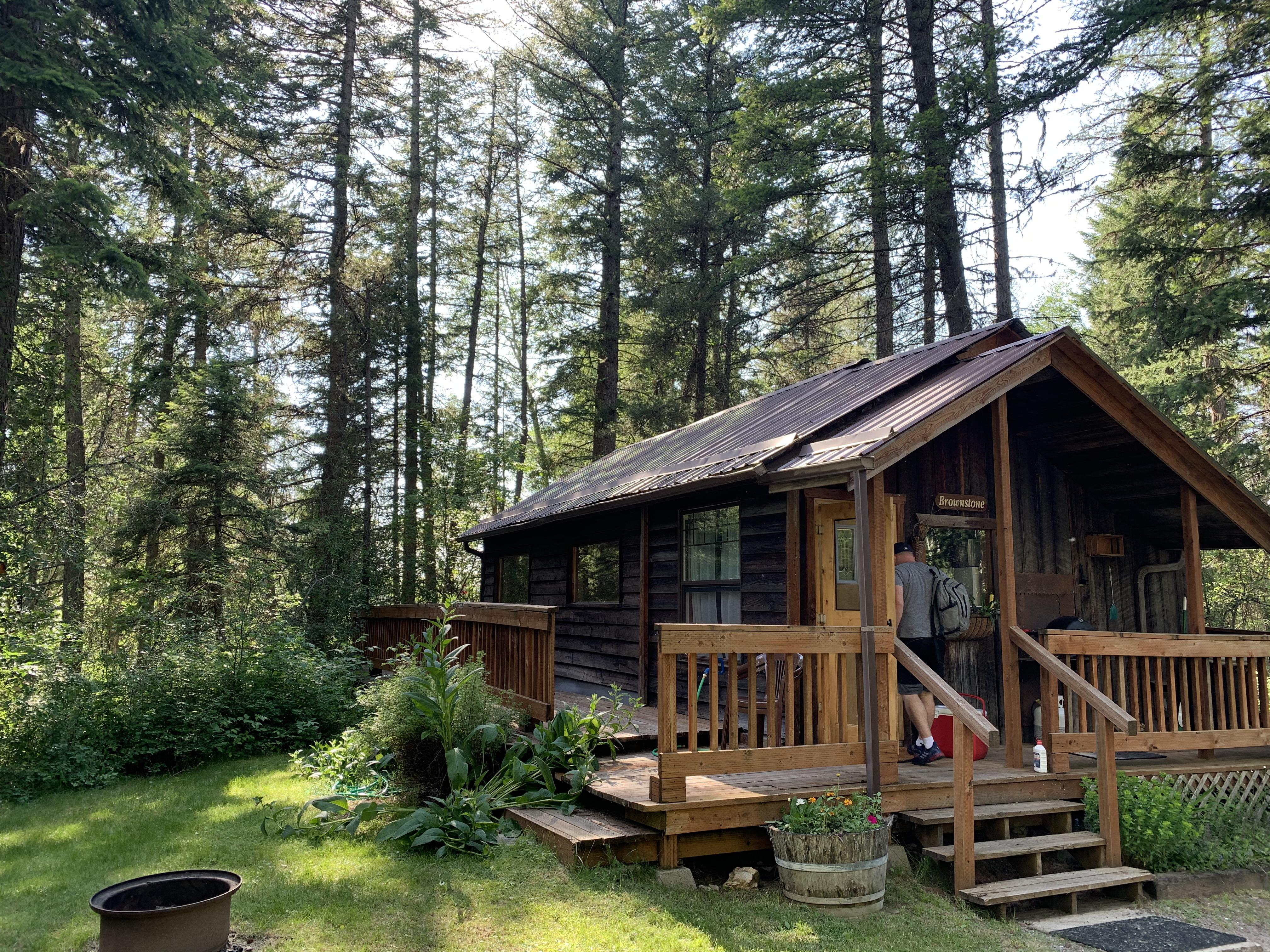 Stayed at this cozy cabin for a few days in Montana. r/CabinPorn