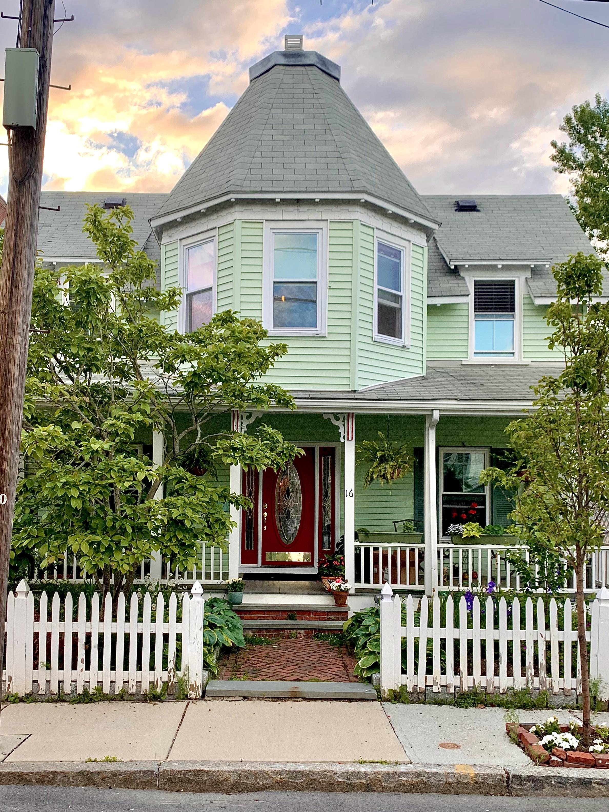 My 1900 seaside Victorian Winthrop, MA. r/centuryhomes