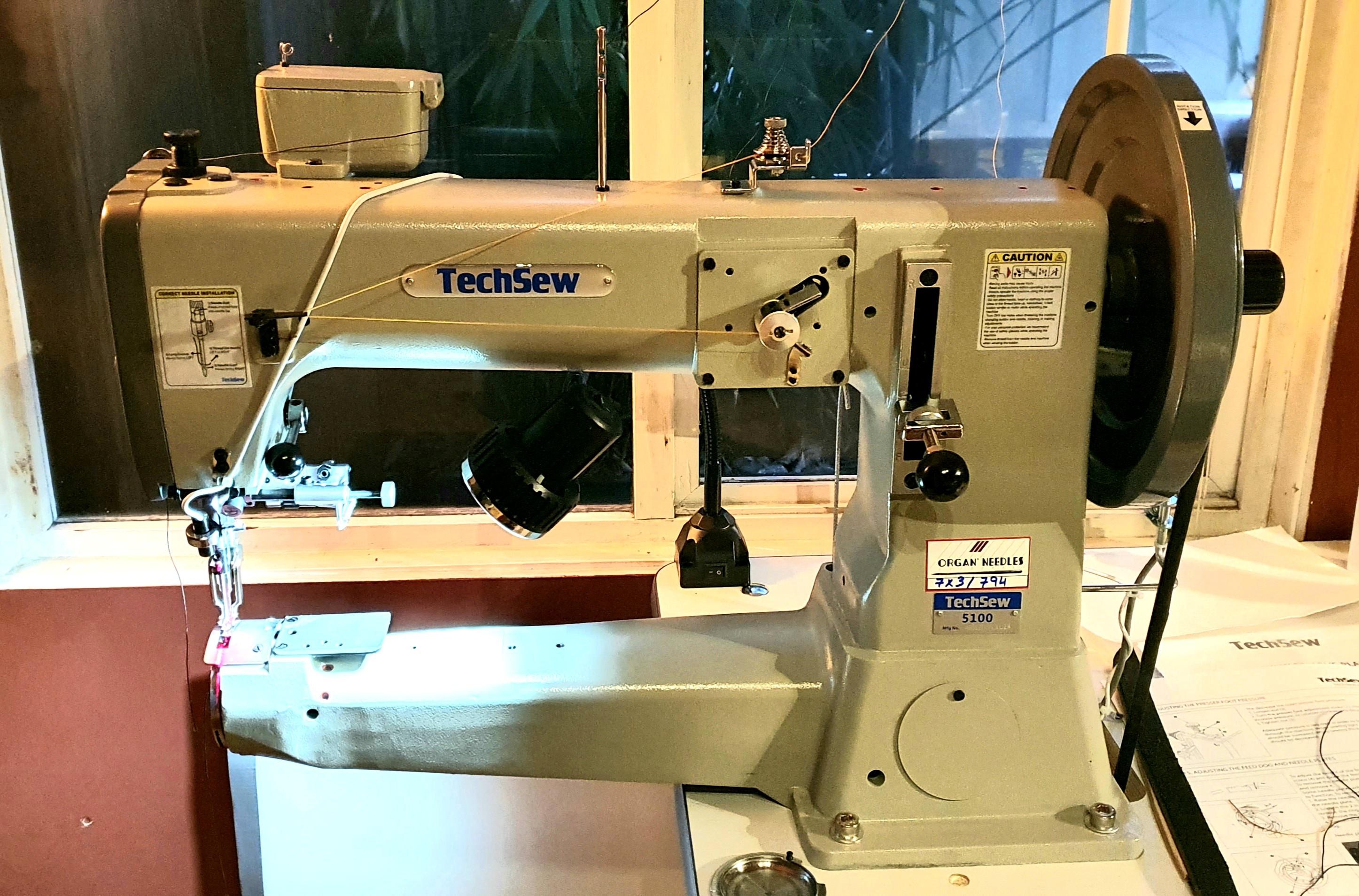 My Techsew 5100SE finally arrived. It's much bigger than I thought it