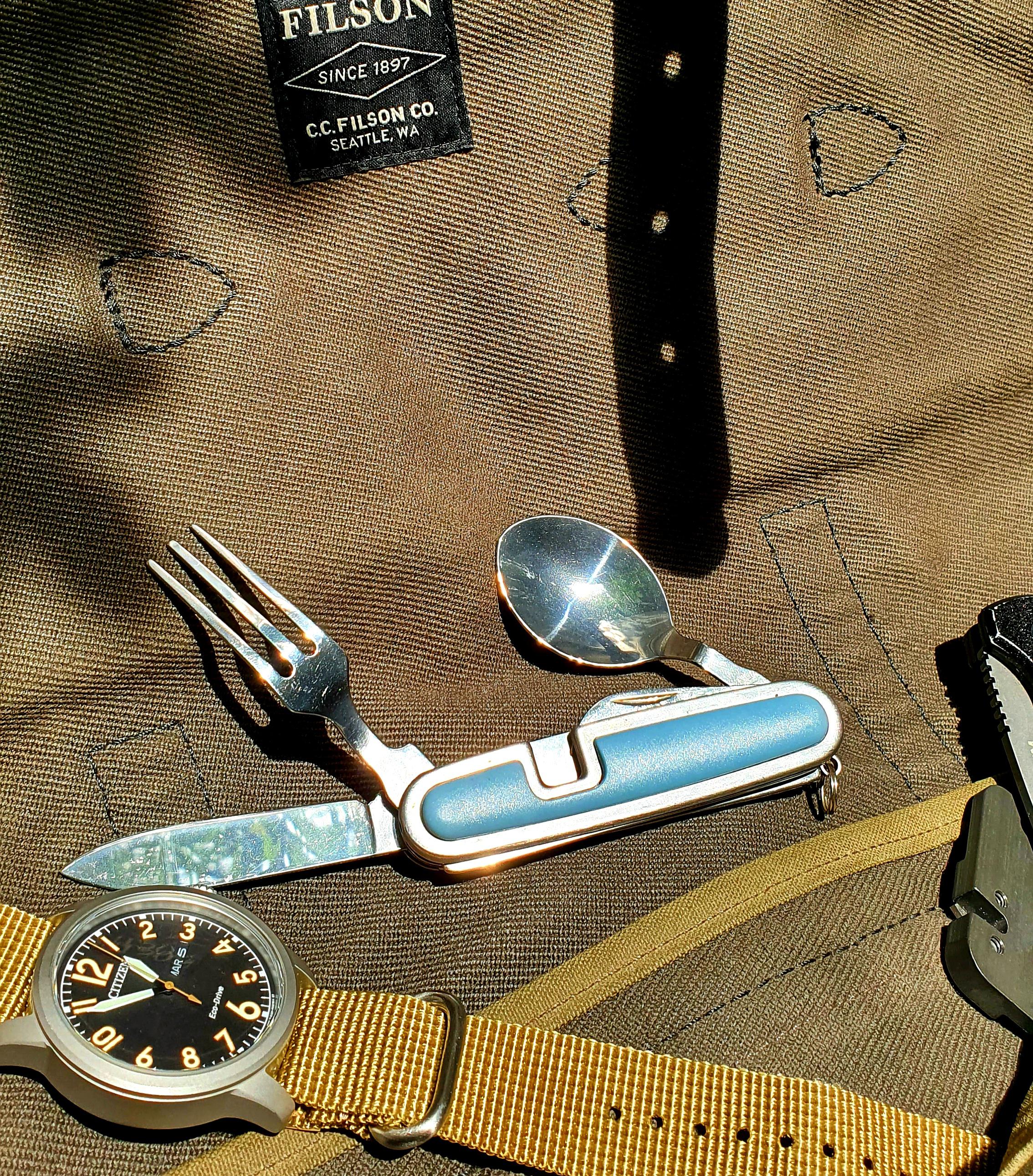 Bar none, the most useful EDC knife I own. r/knives